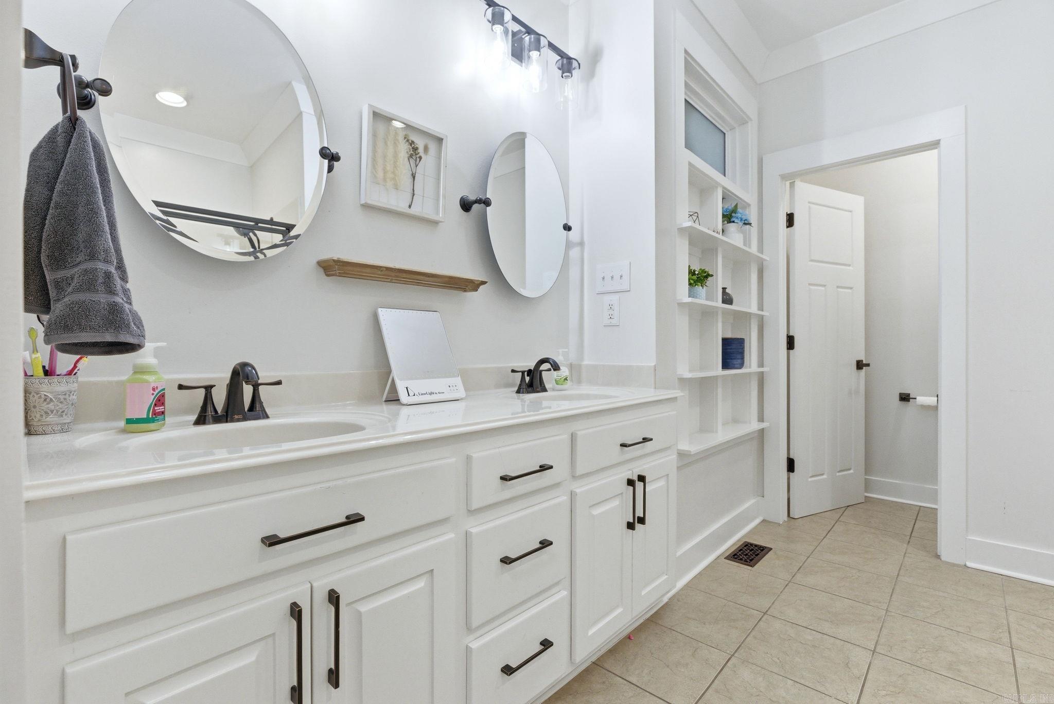 MIDTOWN BRYANT - Residential