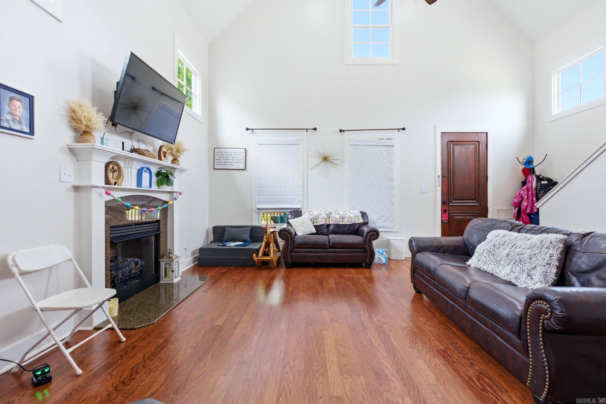 MIDTOWN BRYANT - Residential