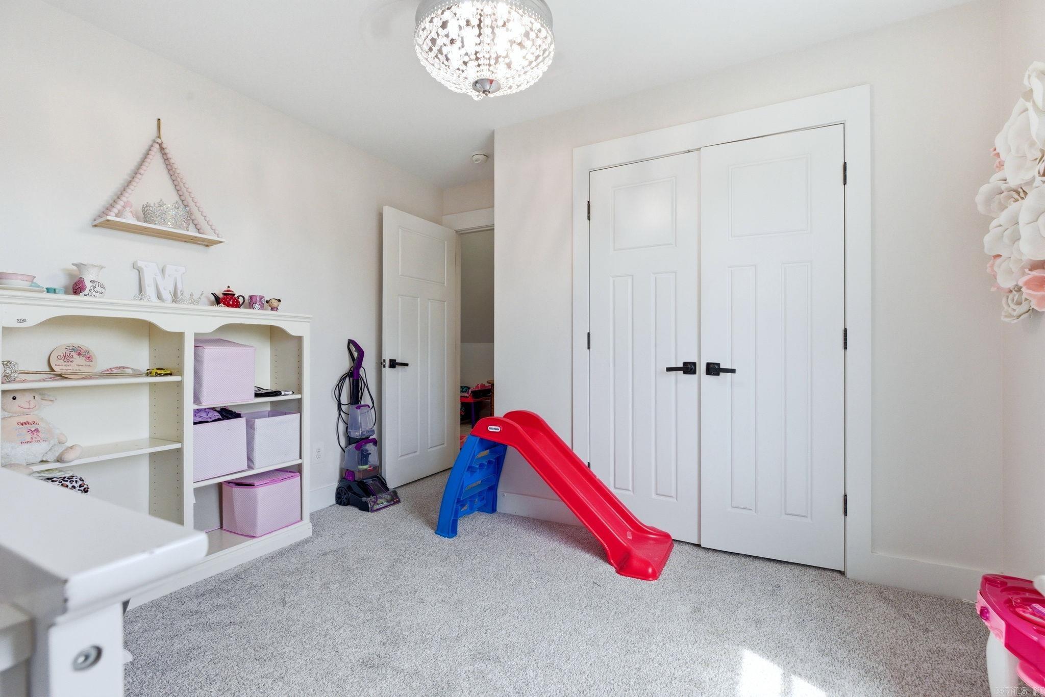 MIDTOWN BRYANT - Residential