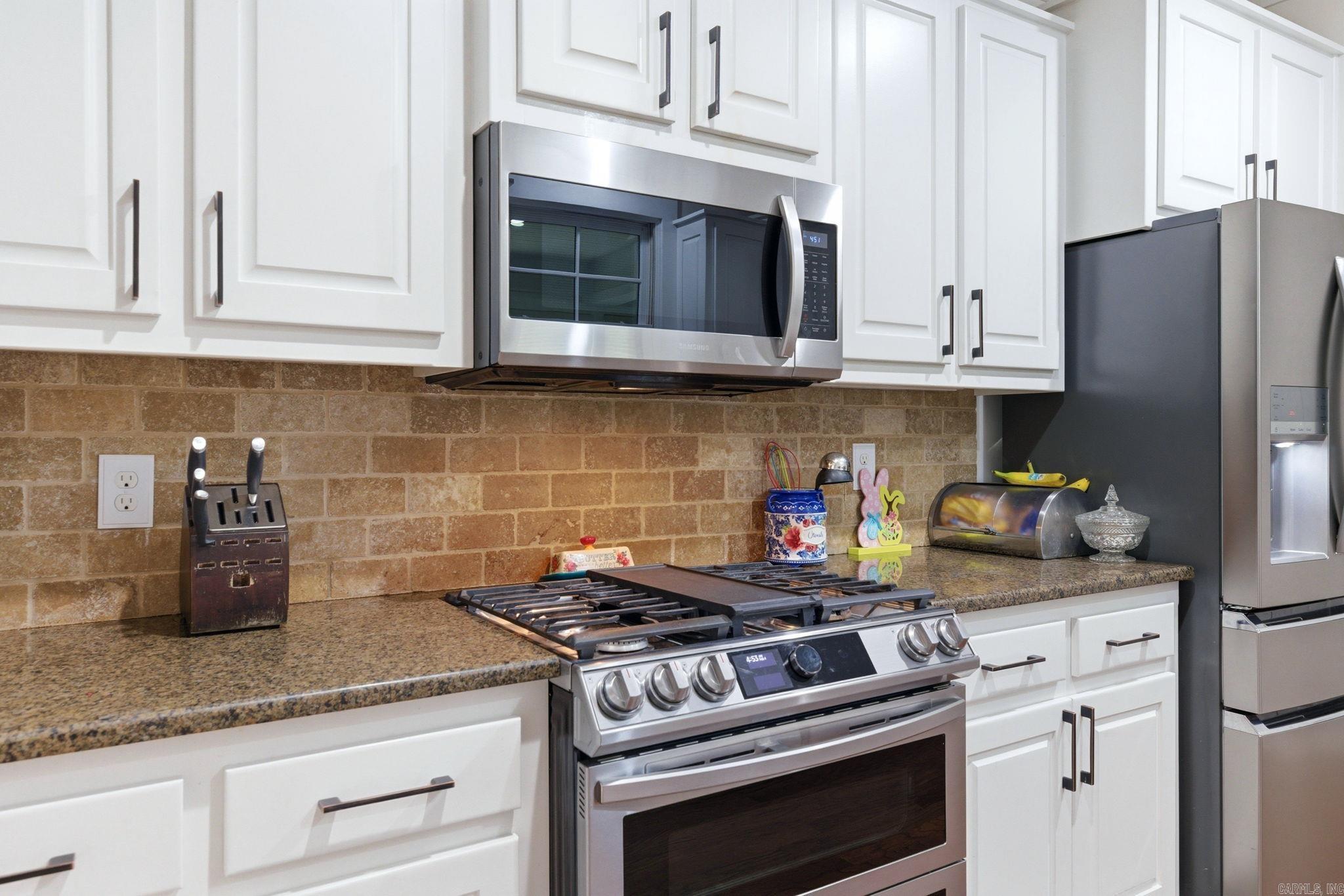 MIDTOWN BRYANT - Residential