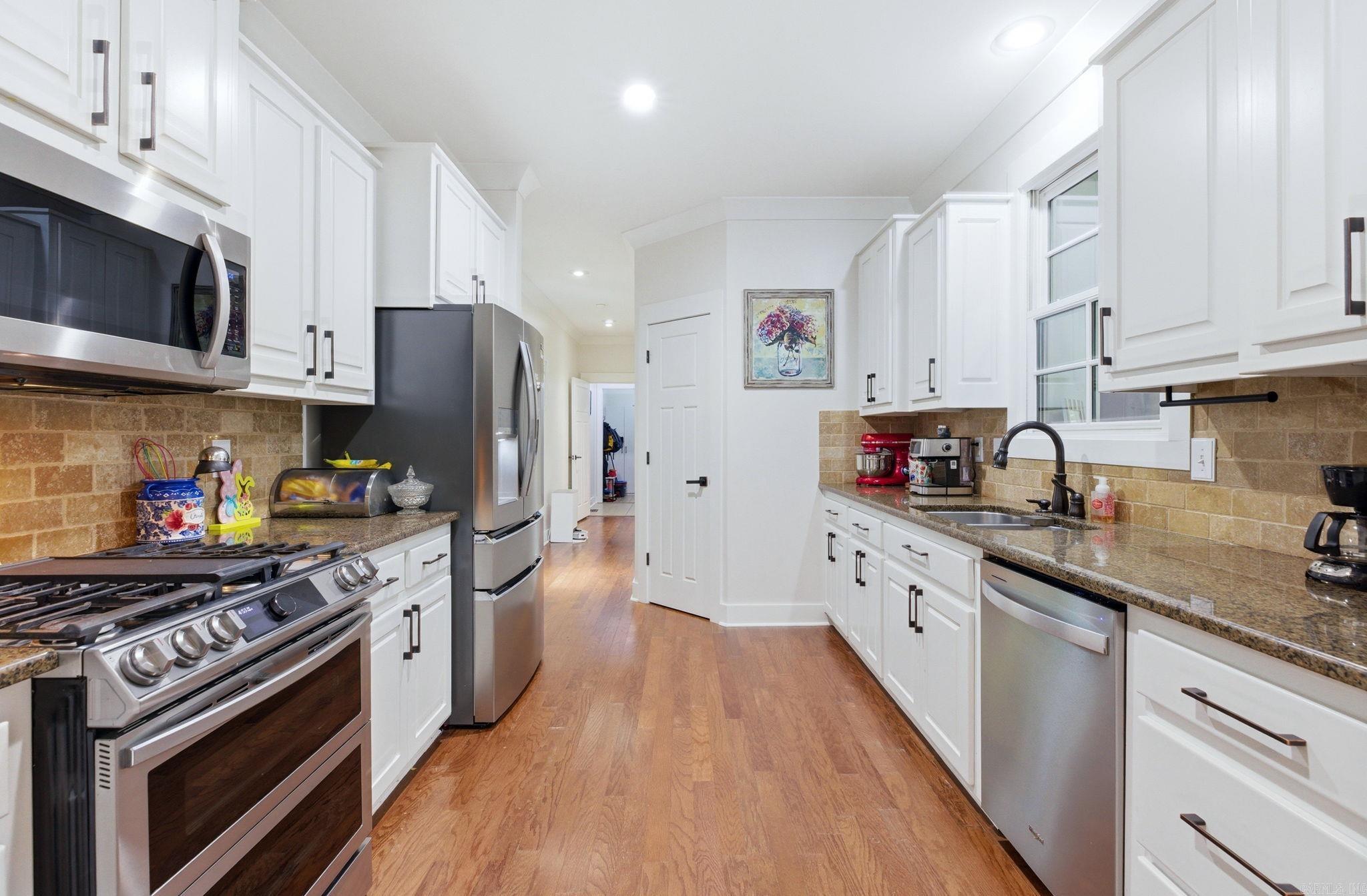 MIDTOWN BRYANT - Residential