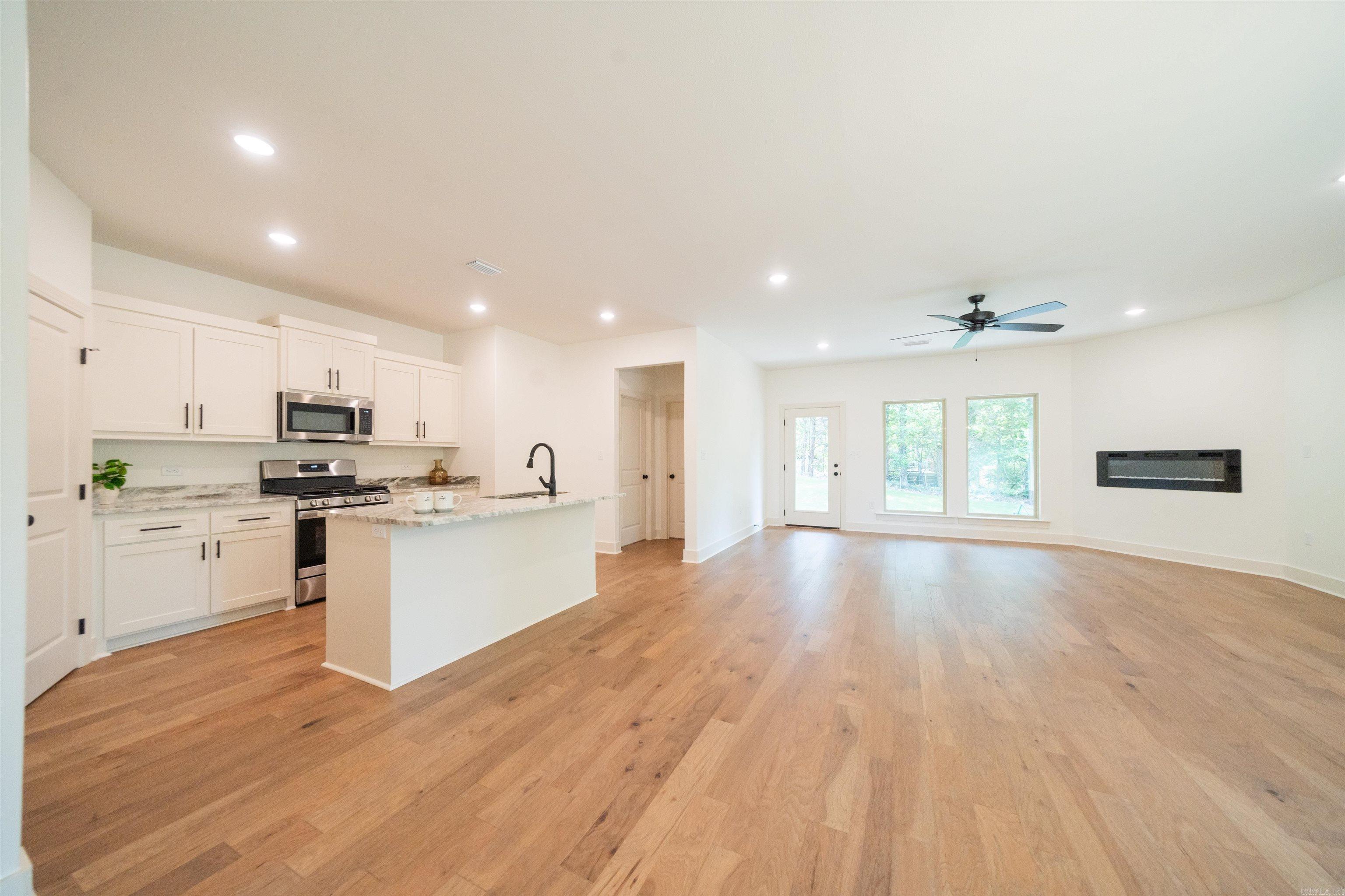 GIBRALTER HGTS - Residential