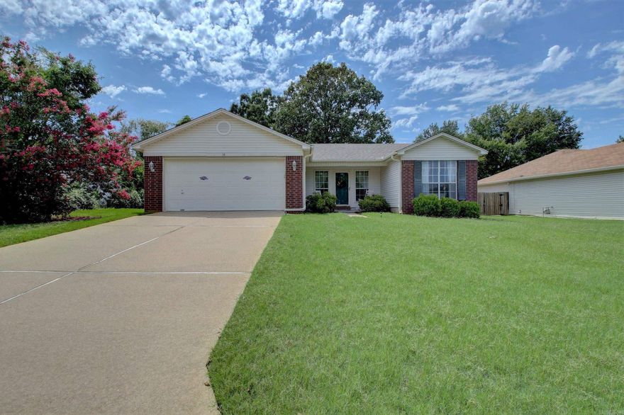 Beautiful one level home in cul de sac w/covered front porch. Split floor plan with spacious living room w/fireplace. Hard surface flooring (2015) throughout main areas. HVAC-2018. Hot water heater-2015. Roof-2011. Primary bedroom is large with walk-in shower tub and his/her closets. Kitchen has breakfast bar & gas cooktop. Lots of natural light. Large, flat, fully fenced backyard. Gutters. Great subdivision in Maumelle. See showing remarks!