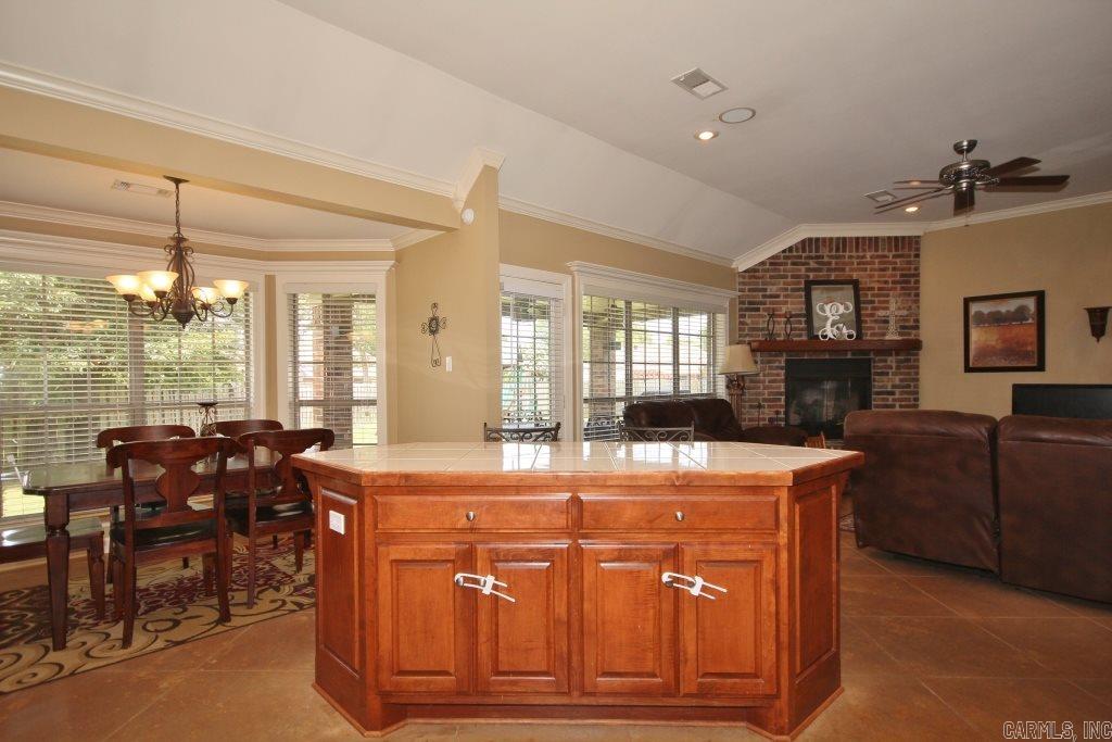 COUNTRY CLUB OF ARK THE - Residential