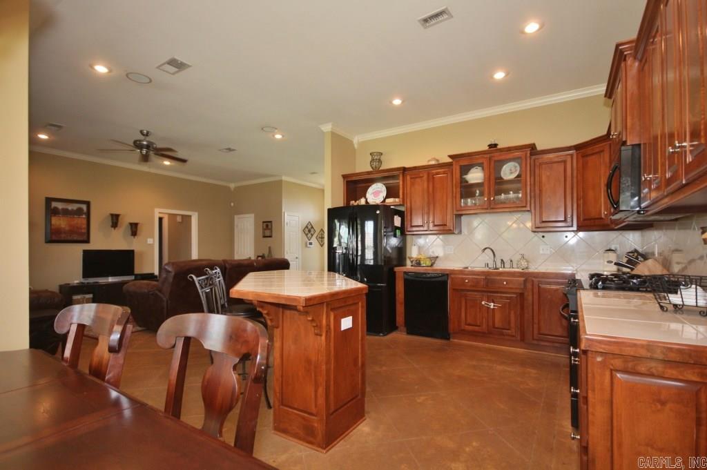 COUNTRY CLUB OF ARK THE - Residential