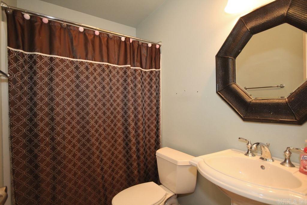 COUNTRY CLUB OF ARK THE - Residential