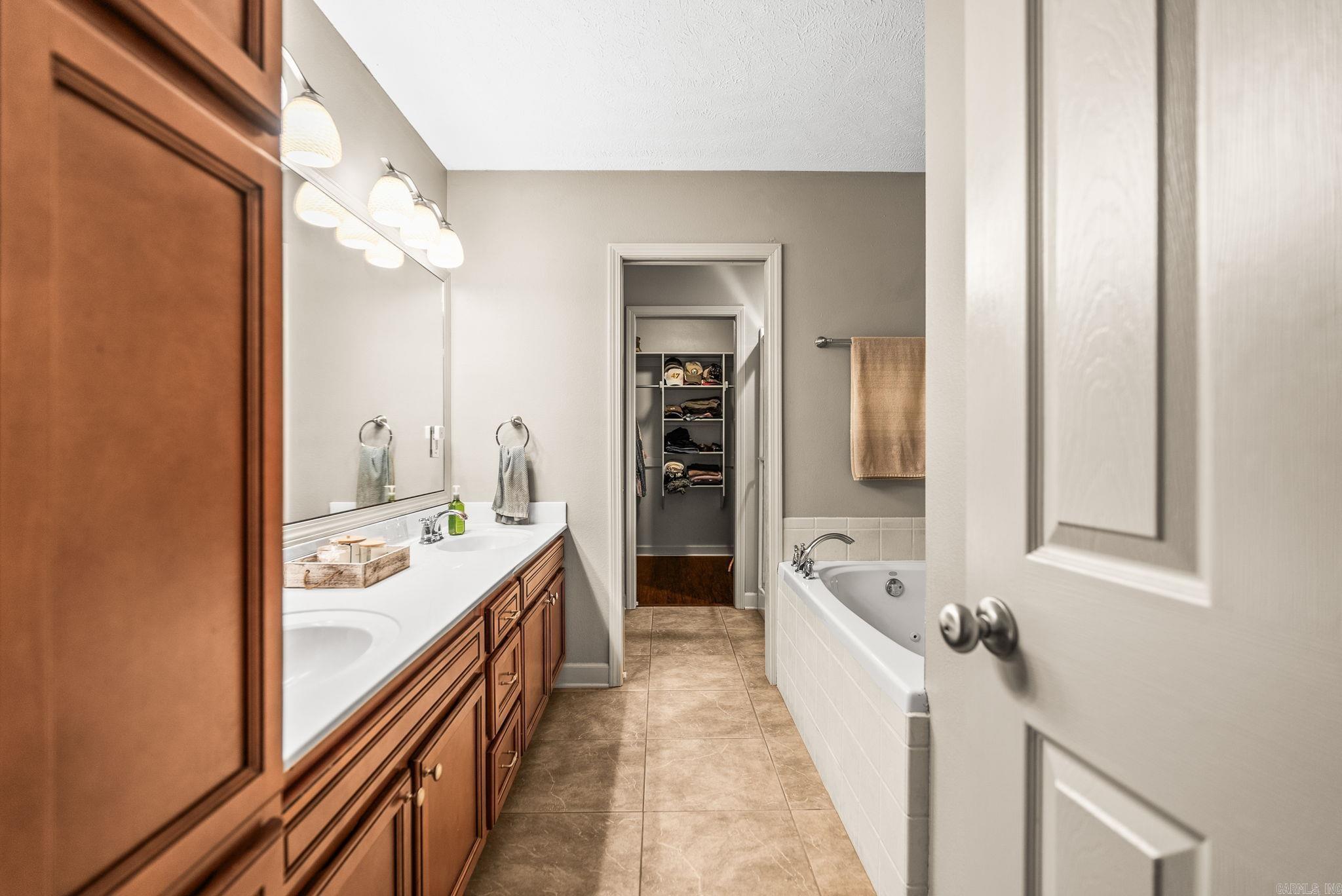 CHAPEL CREEK - Residential