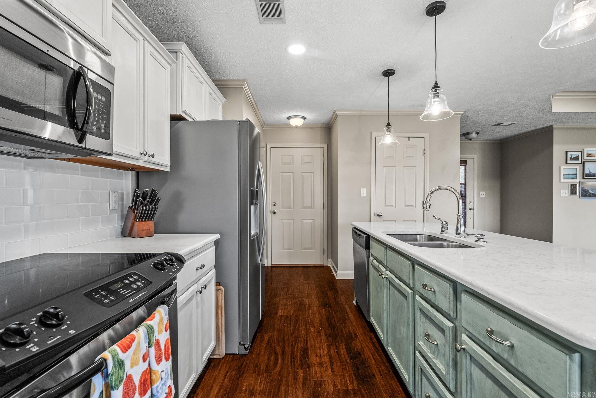 CHAPEL CREEK - Residential