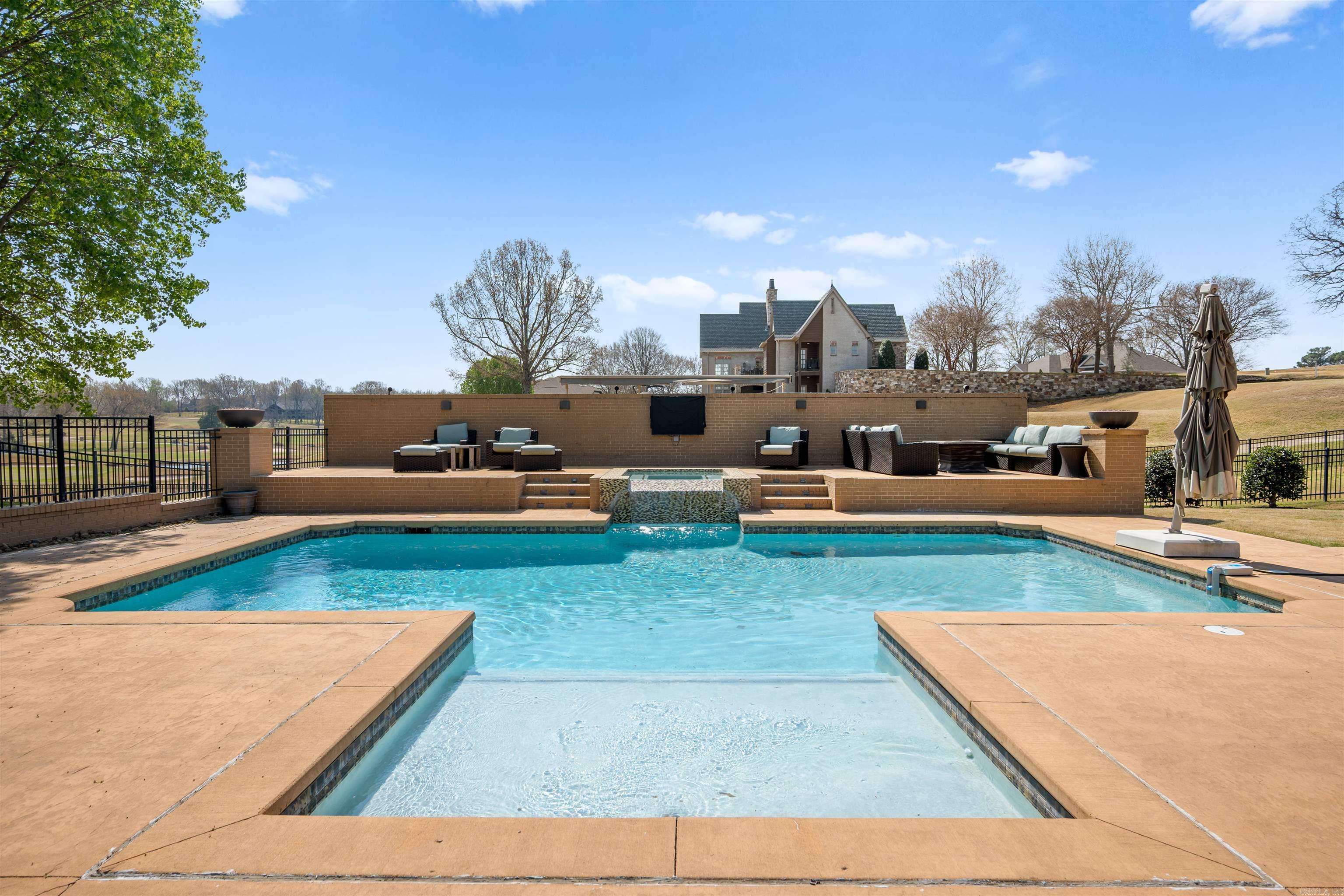 Ridgepointe Country Club - Residential