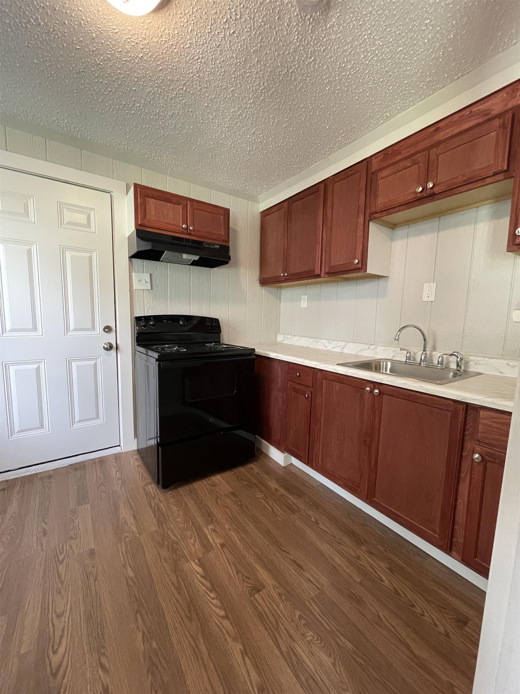 Laskers - Residential Lease