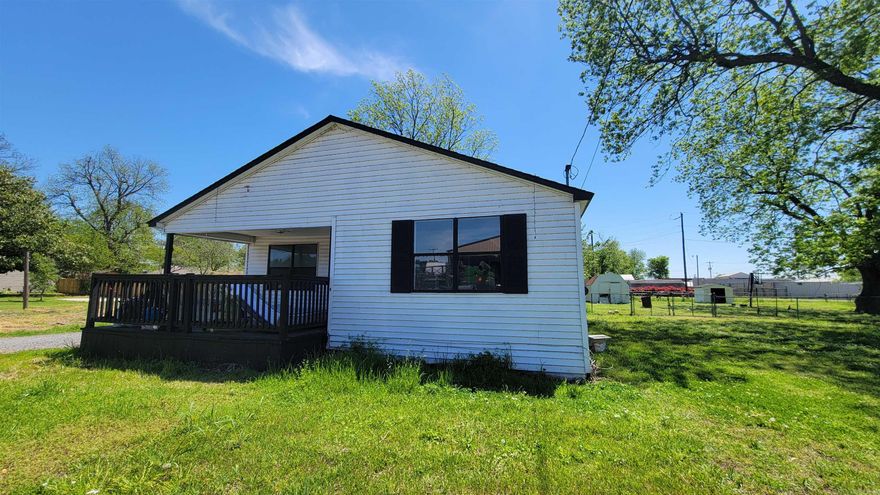 Looking for your next investment? This 3 bedroom, 2 bath home in Lepanto includes over 1600 square feet. Open floor plan with laminate flooring throughout.