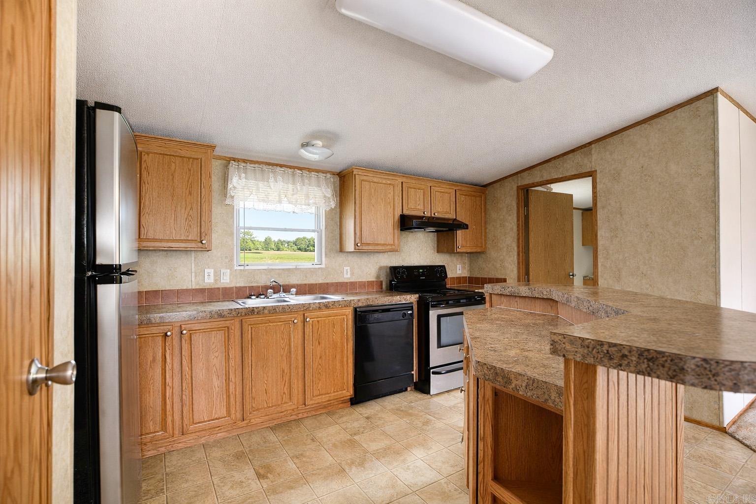 CHAPARRAL ESTATES - Residential