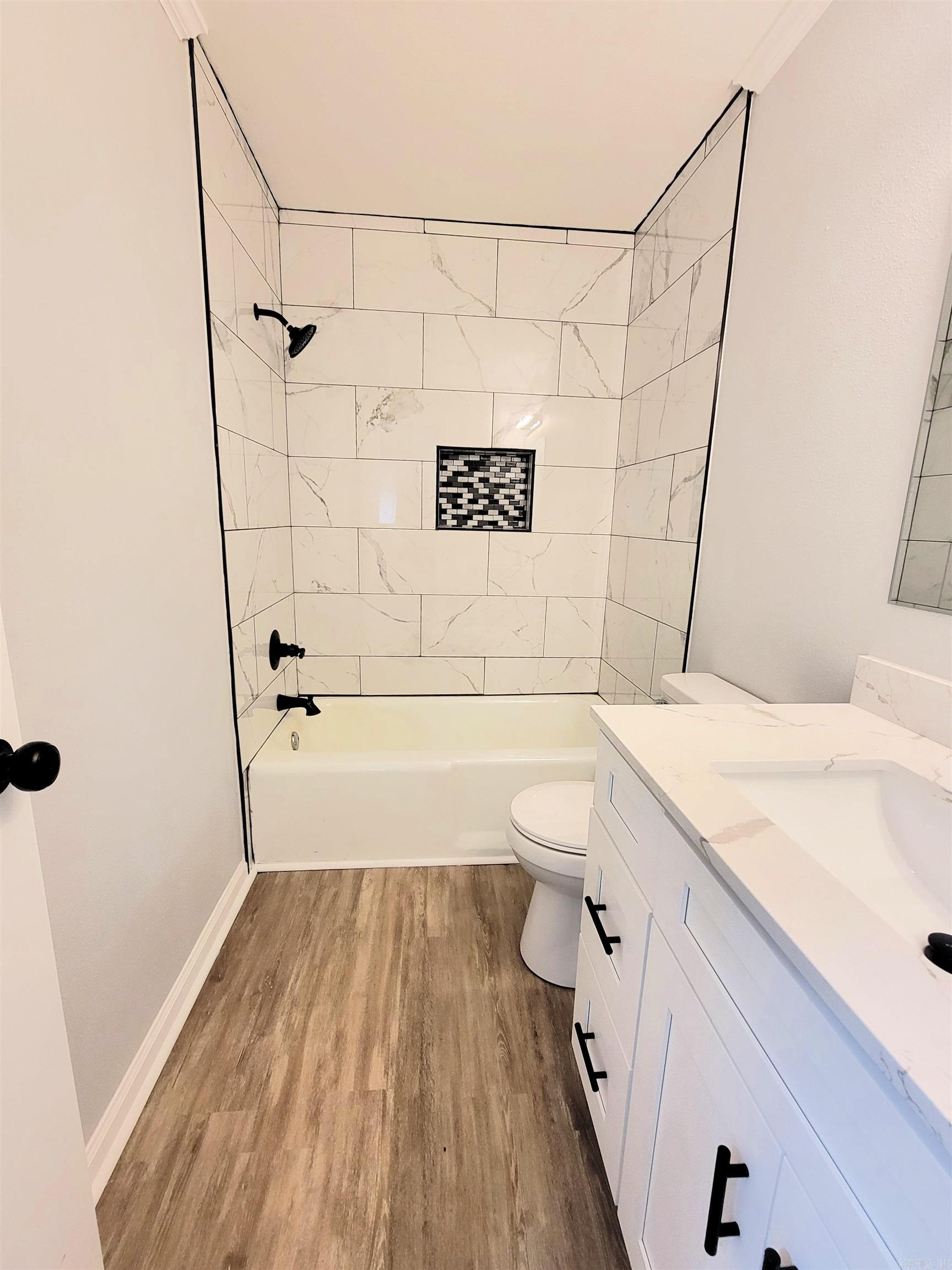 LEAWOOD NORTH ADD - Residential