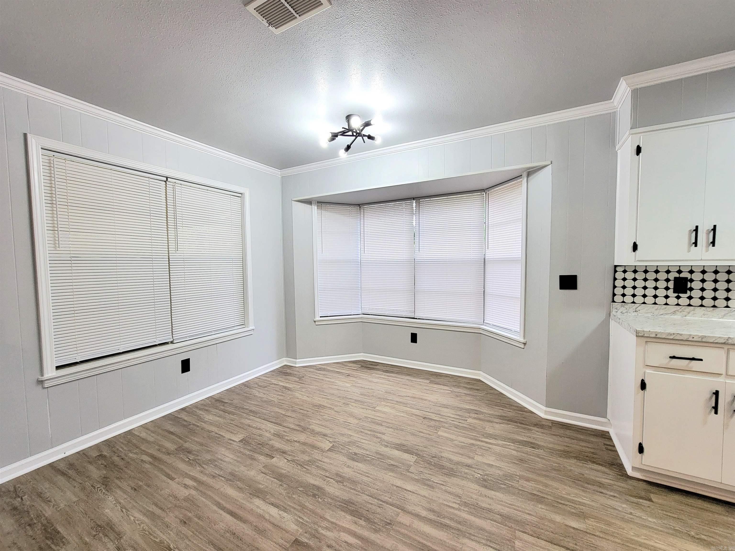 LEAWOOD NORTH ADD - Residential