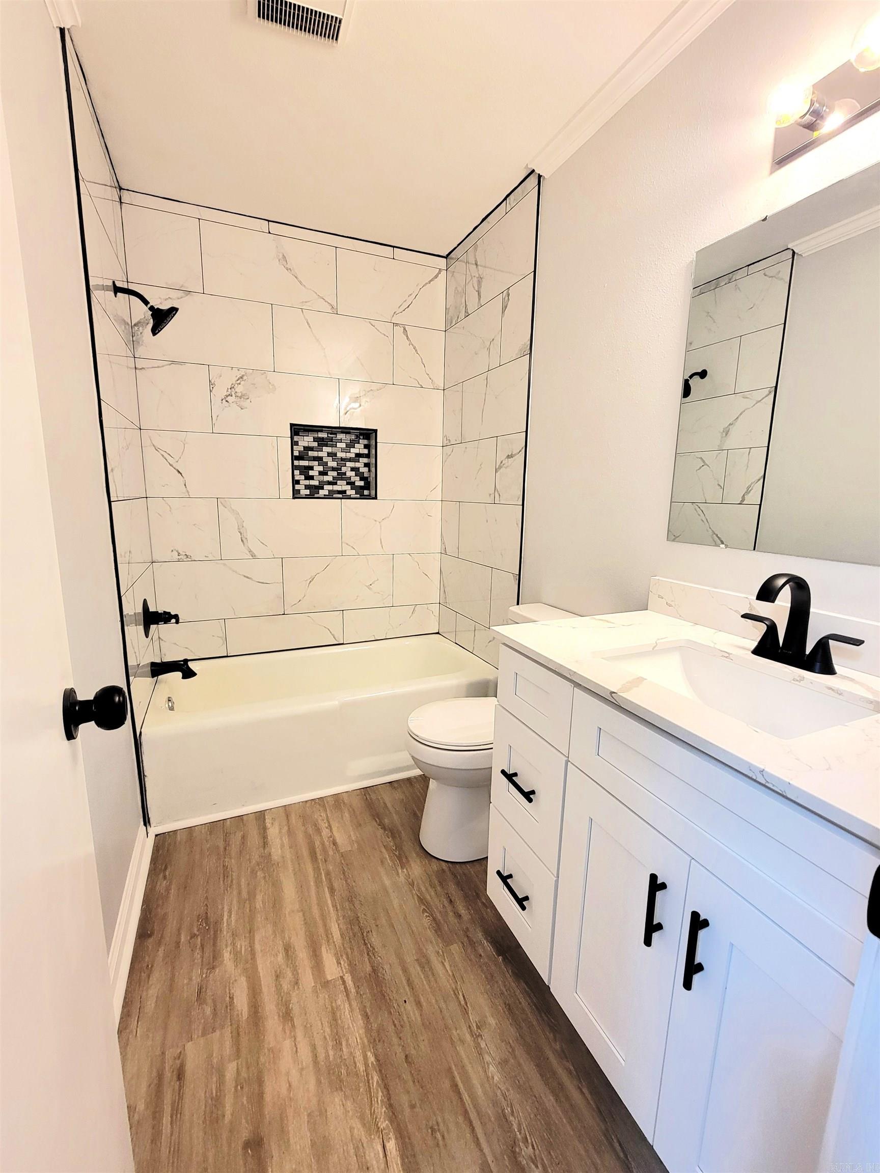 LEAWOOD NORTH ADD - Residential