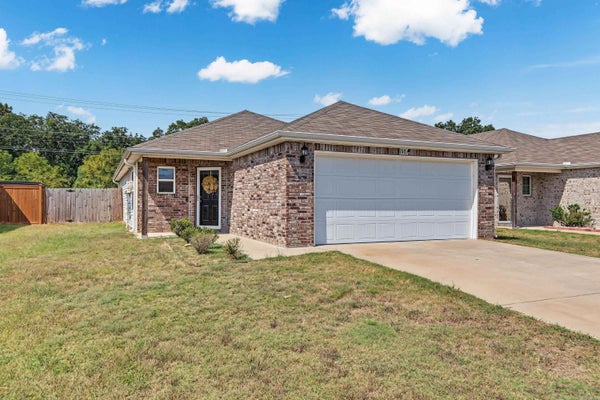 1805 PEONY ST, NORTH LITTLE ROCK, AR 72117 - Image f9f0109dc27bb5914fac503d9f82bb8a/1844590114