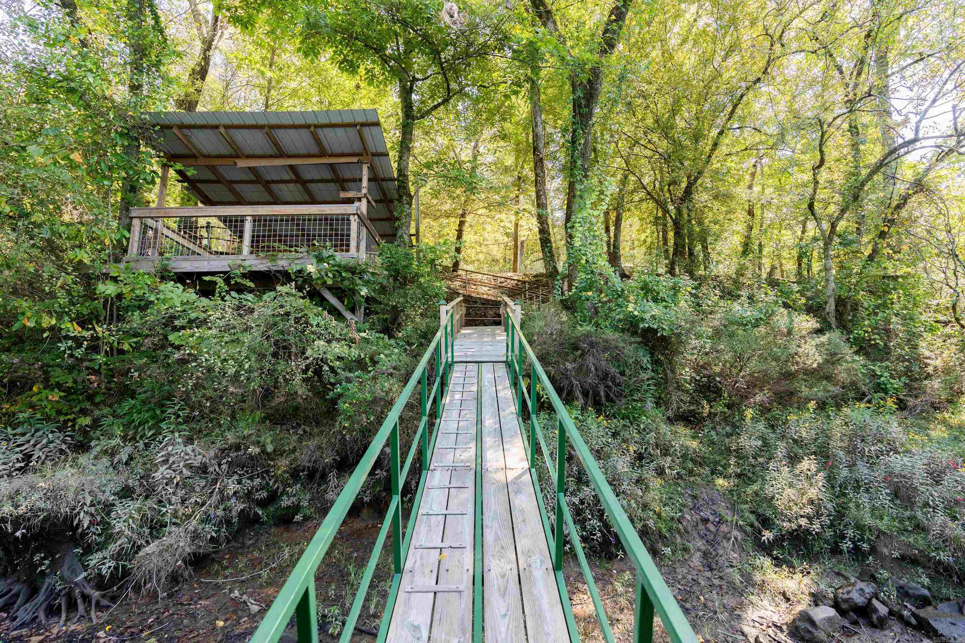 00-10-09 River - Land