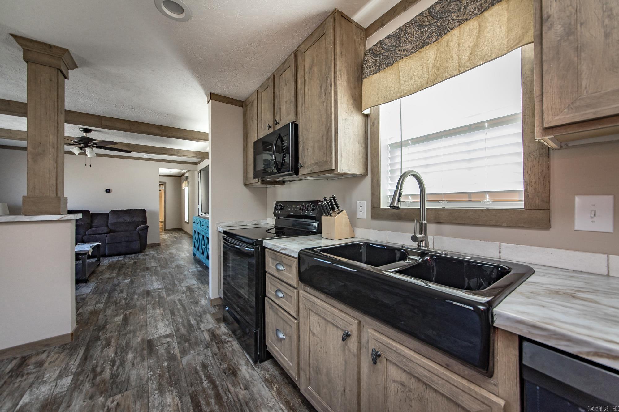 LAZY CREEK ESTATES - Residential