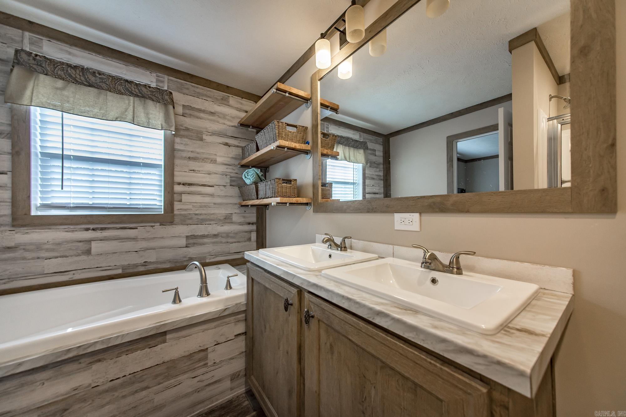 LAZY CREEK ESTATES - Residential