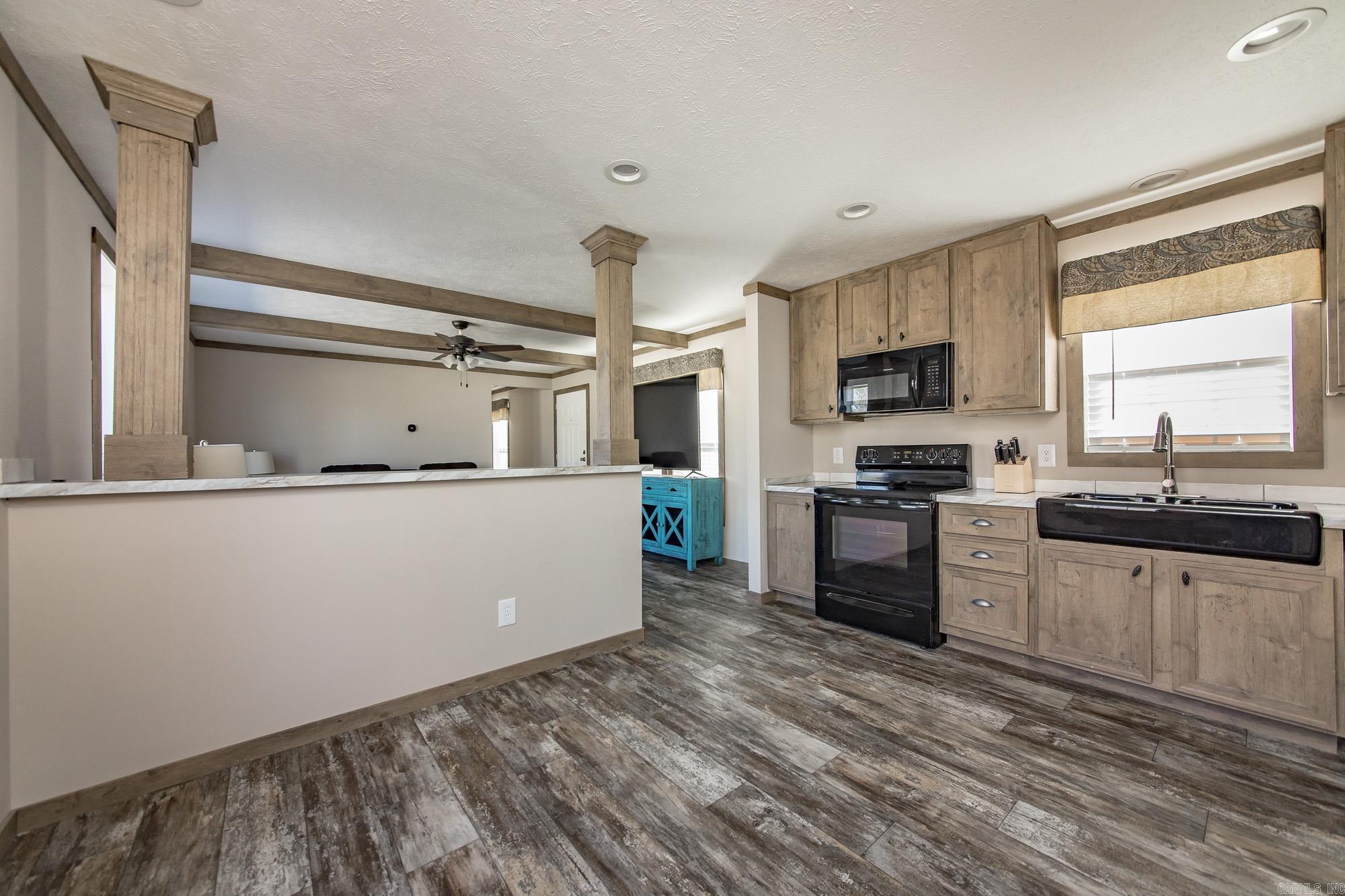 LAZY CREEK ESTATES - Residential