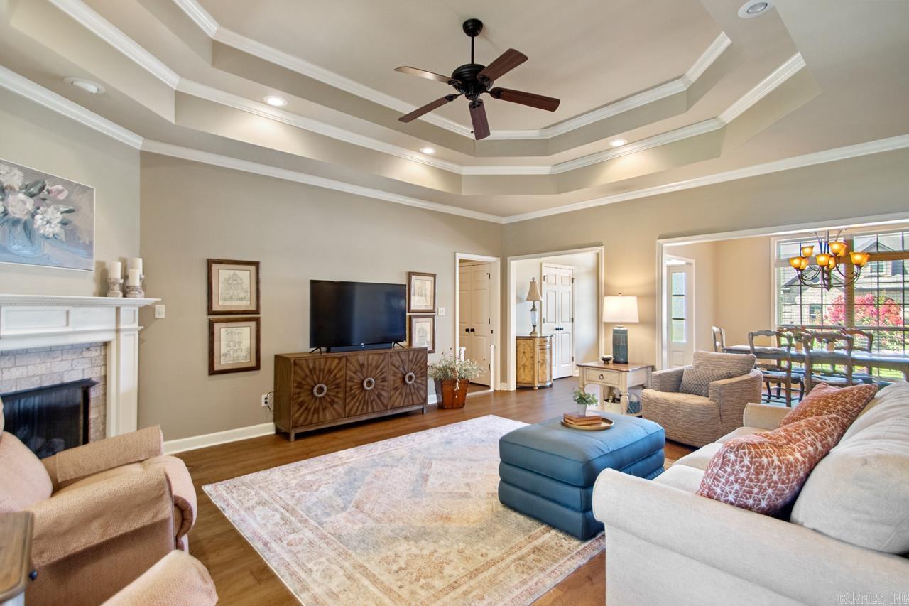 STERLING OAKS - Residential