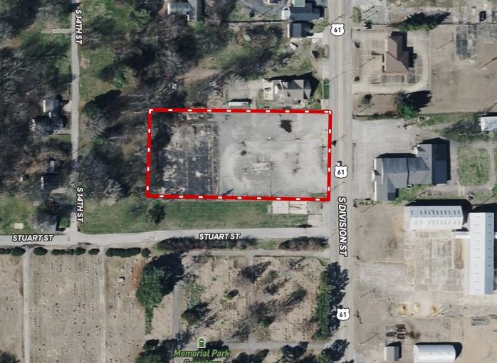 Main image without alt text