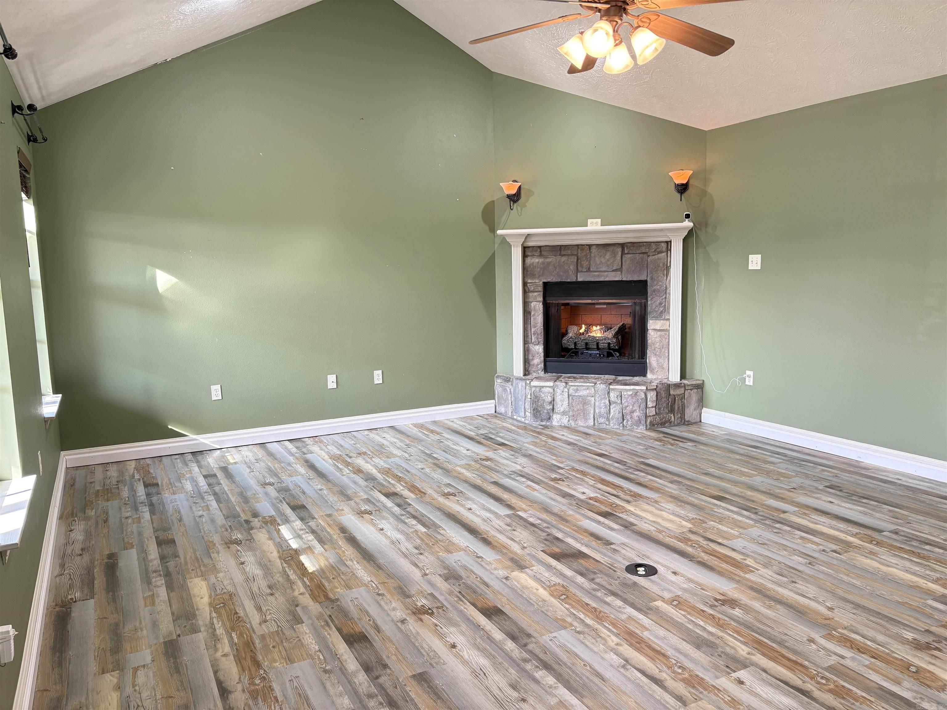 KESSINGER PLACE - Residential