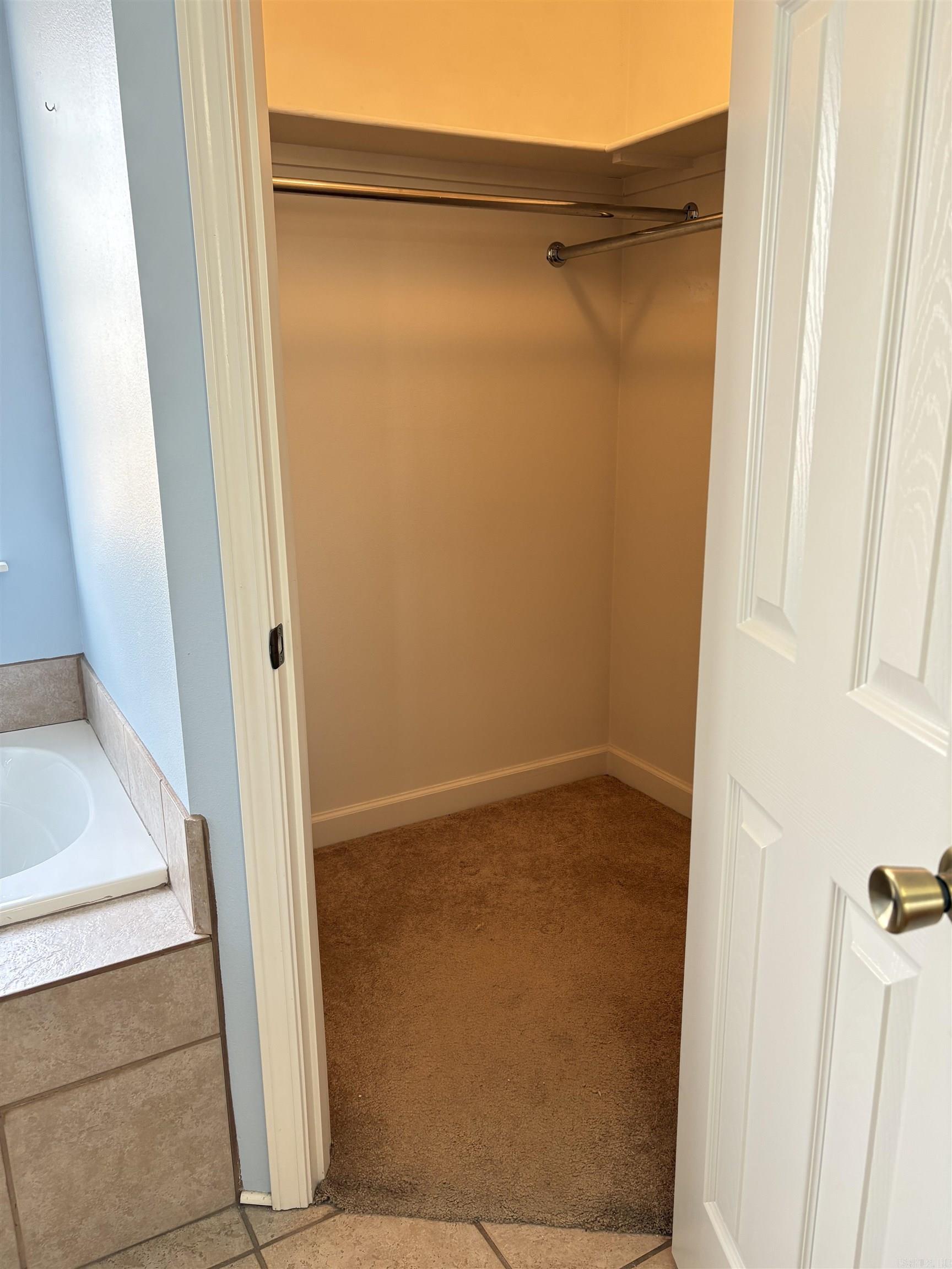 KESSINGER PLACE - Residential