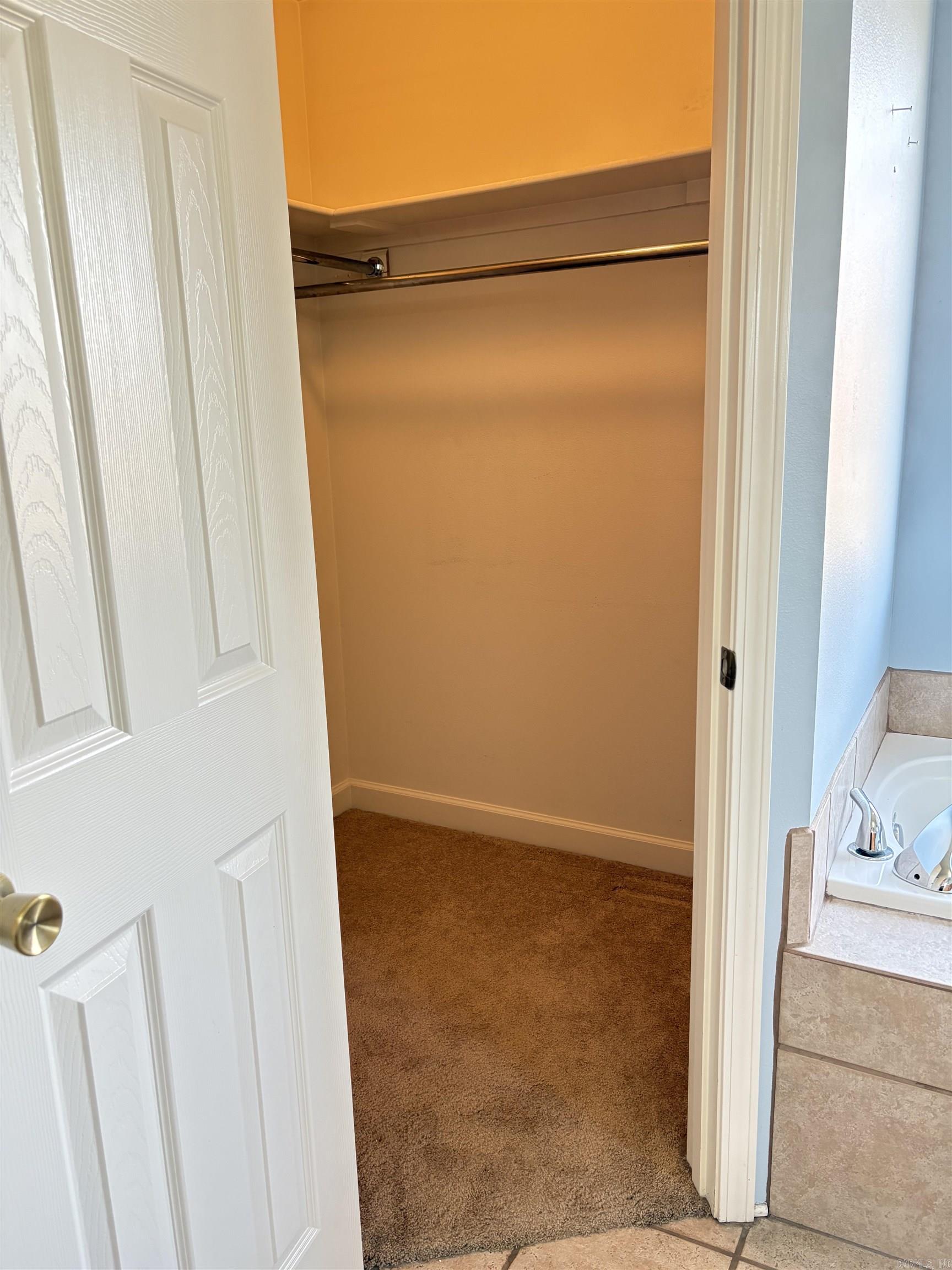 KESSINGER PLACE - Residential