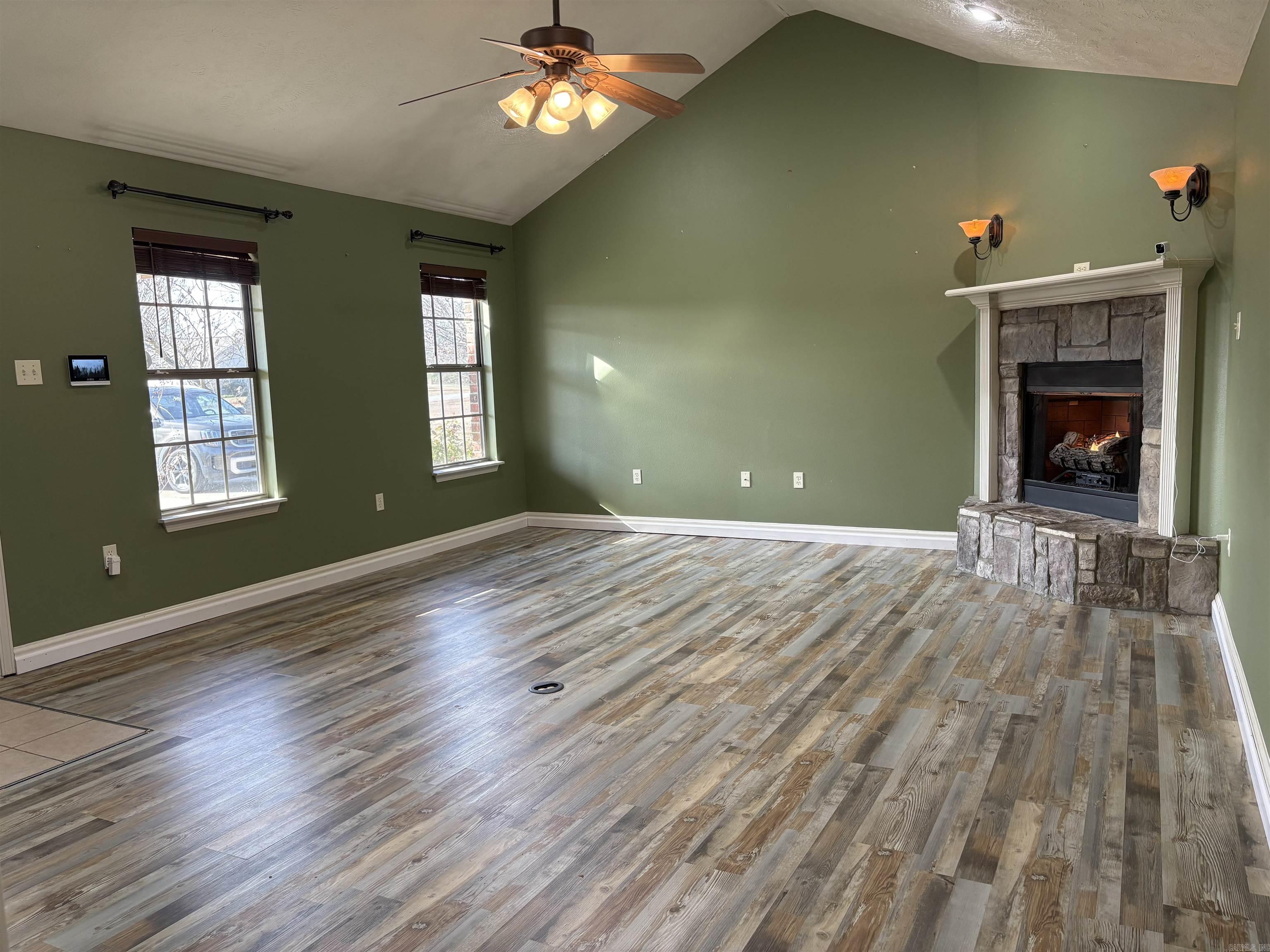 KESSINGER PLACE - Residential