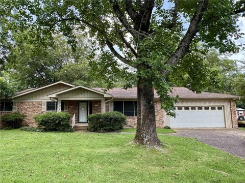 Photo of 117 ORCHARD Street, Hot Springs, AR 71913 (MLS # 26029197)