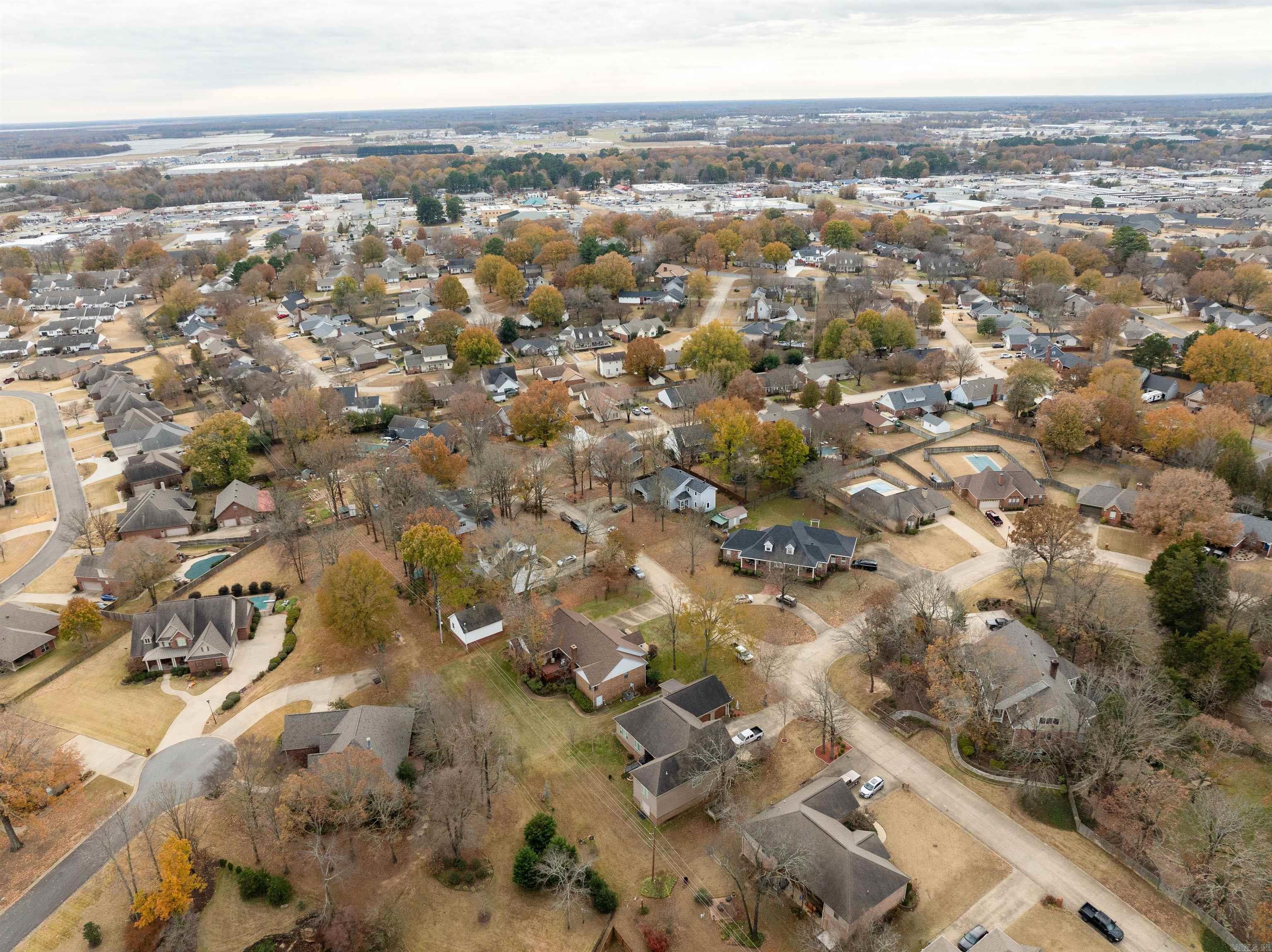RIVER OAKS - Residential