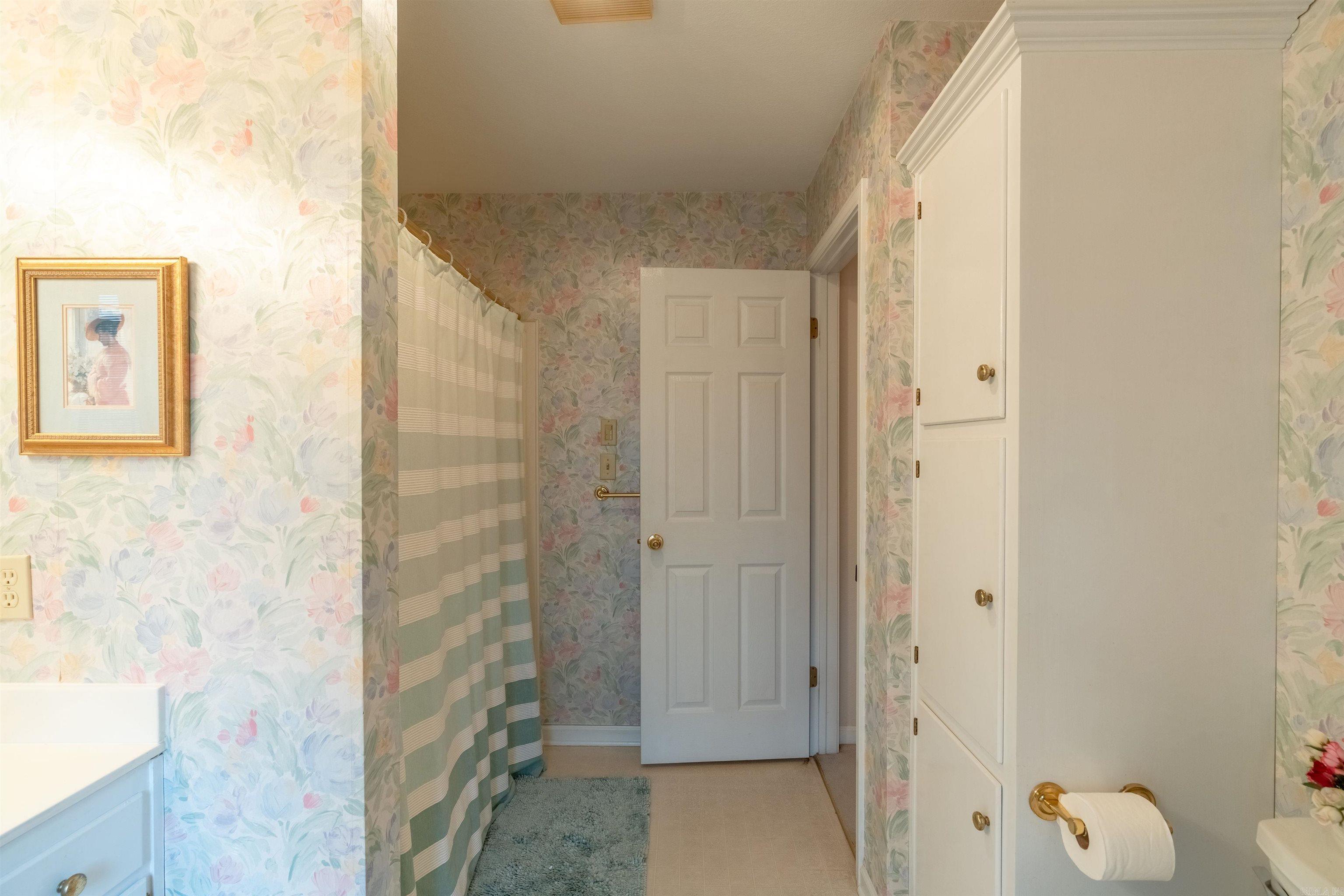 RIVER OAKS - Residential