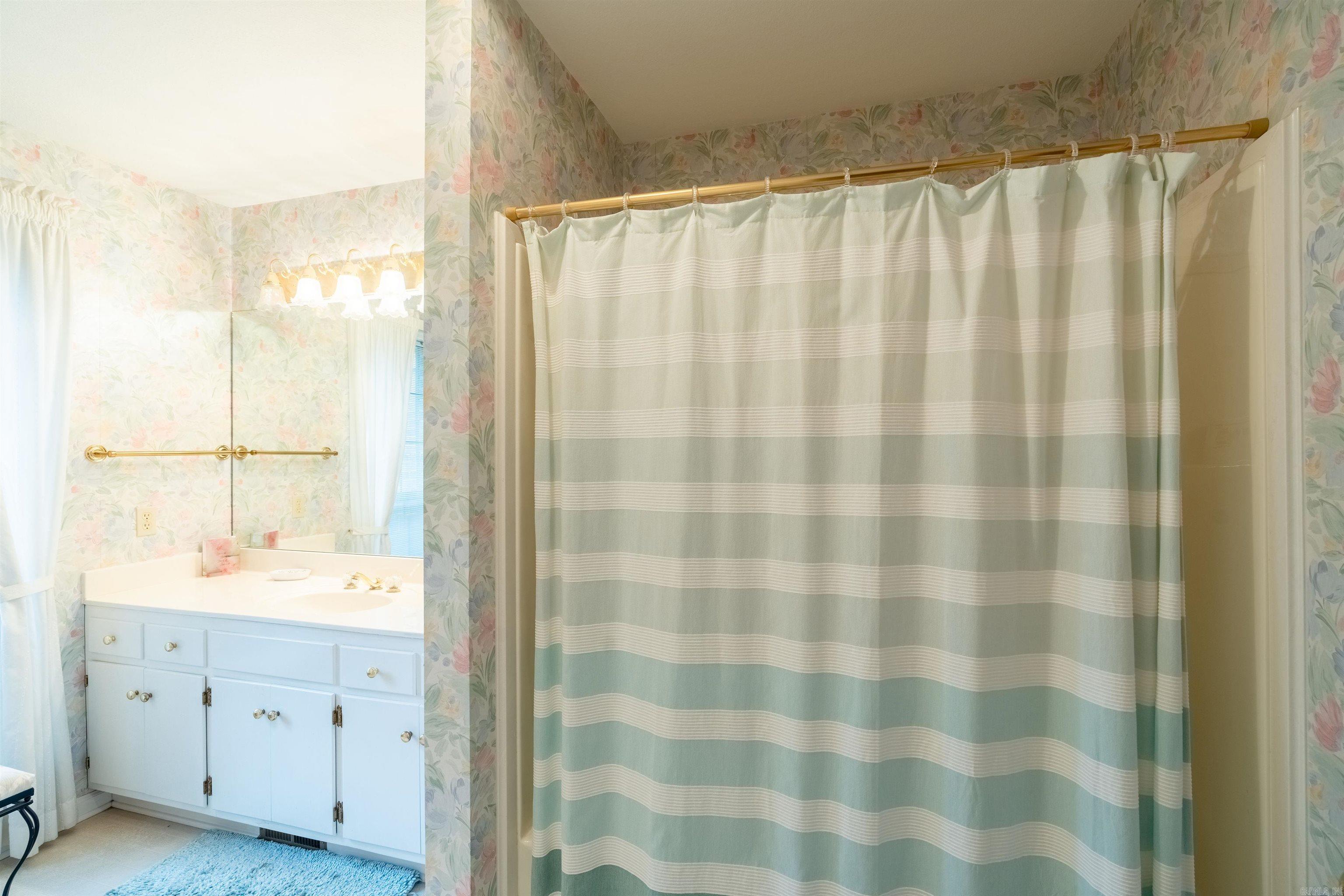 RIVER OAKS - Residential