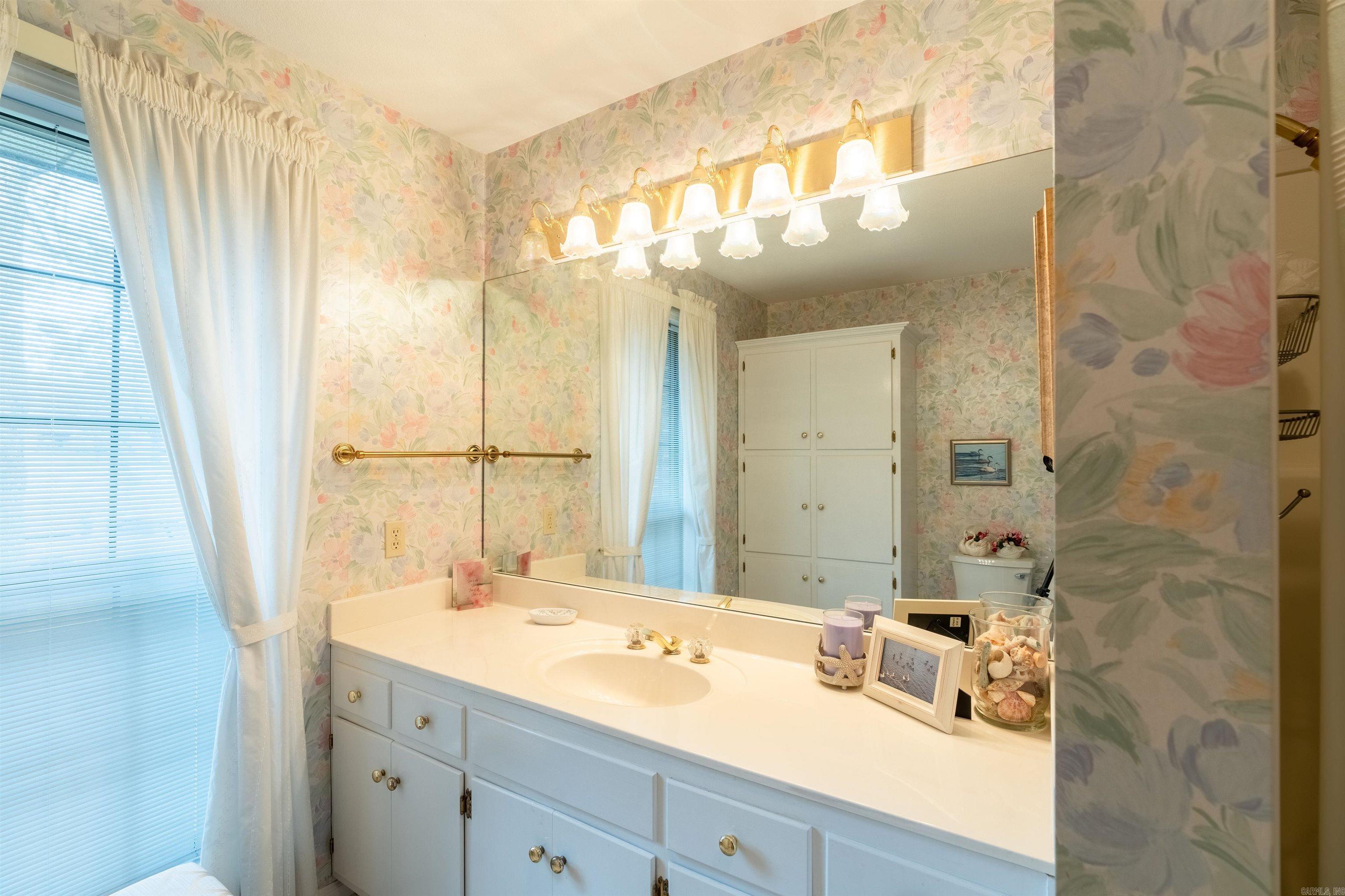 RIVER OAKS - Residential