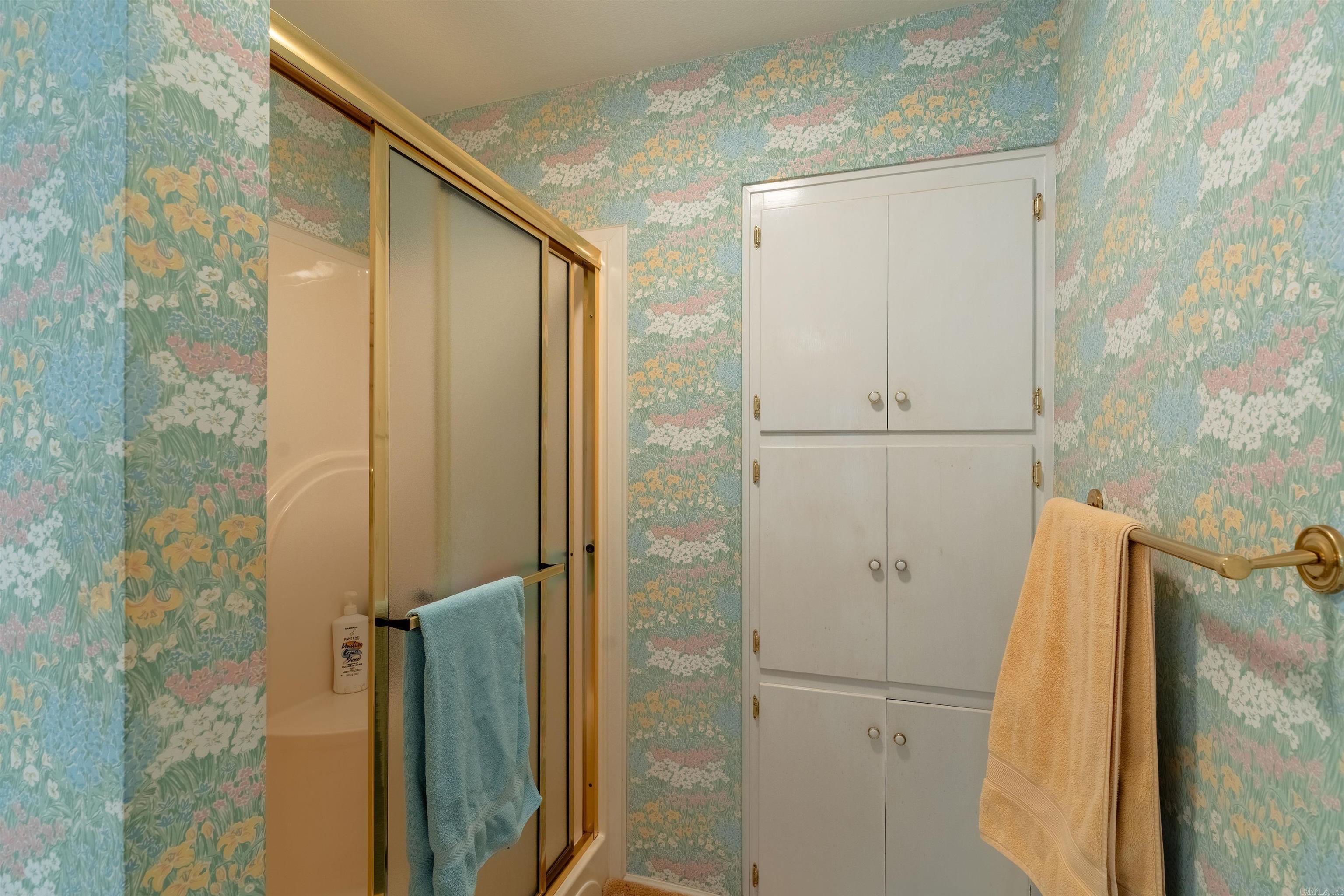 RIVER OAKS - Residential