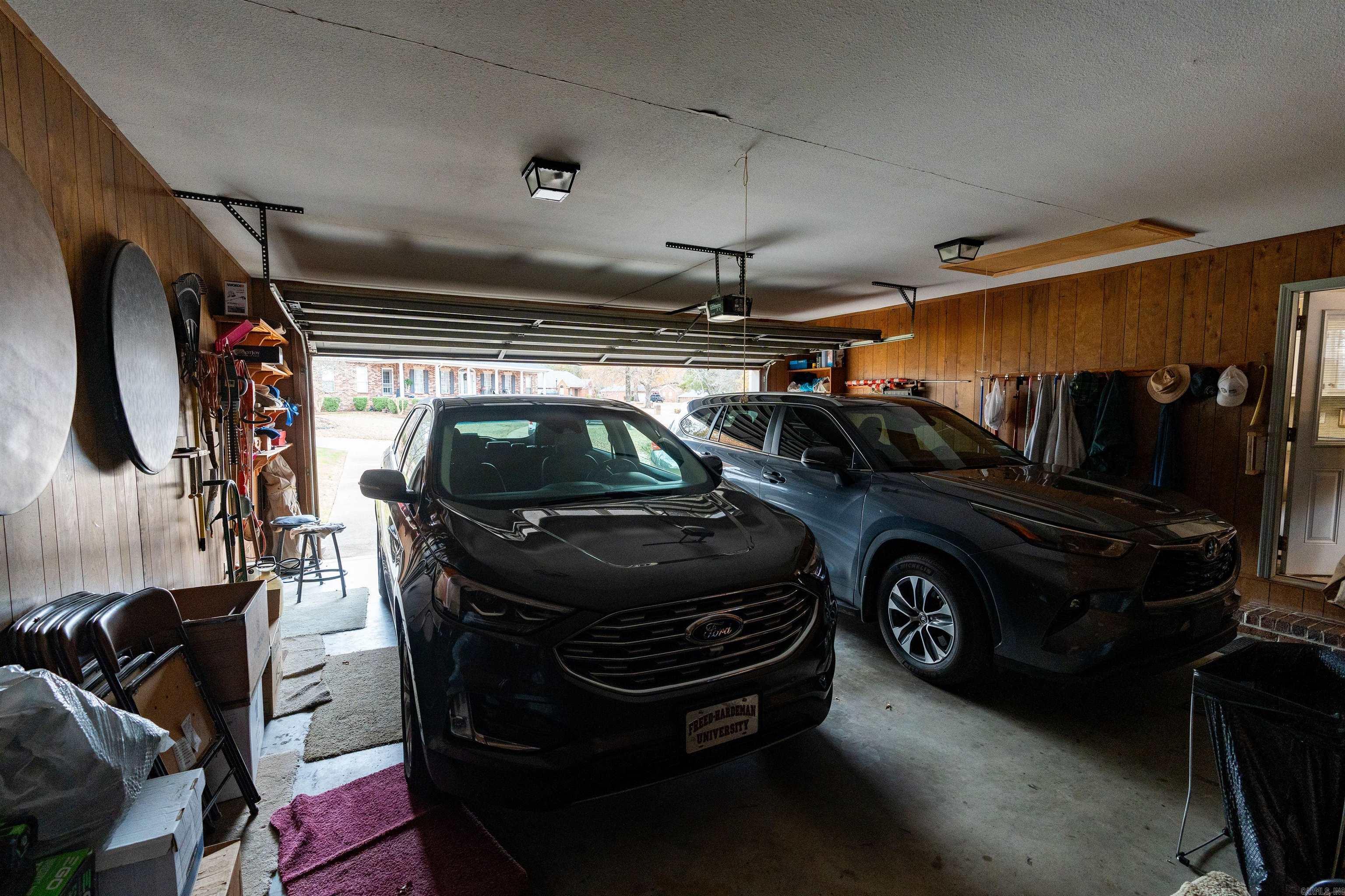 RIVER OAKS - Residential