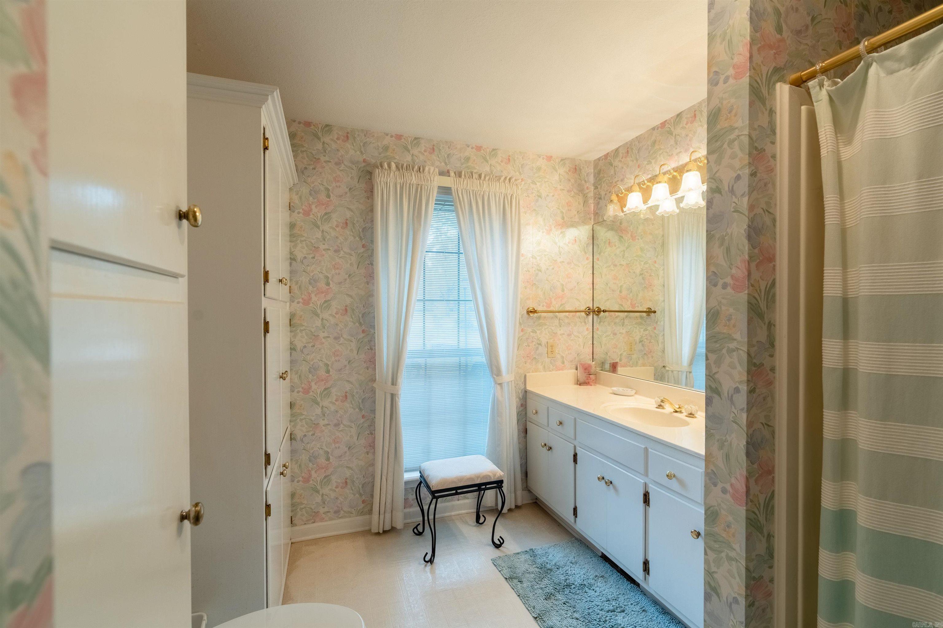 RIVER OAKS - Residential