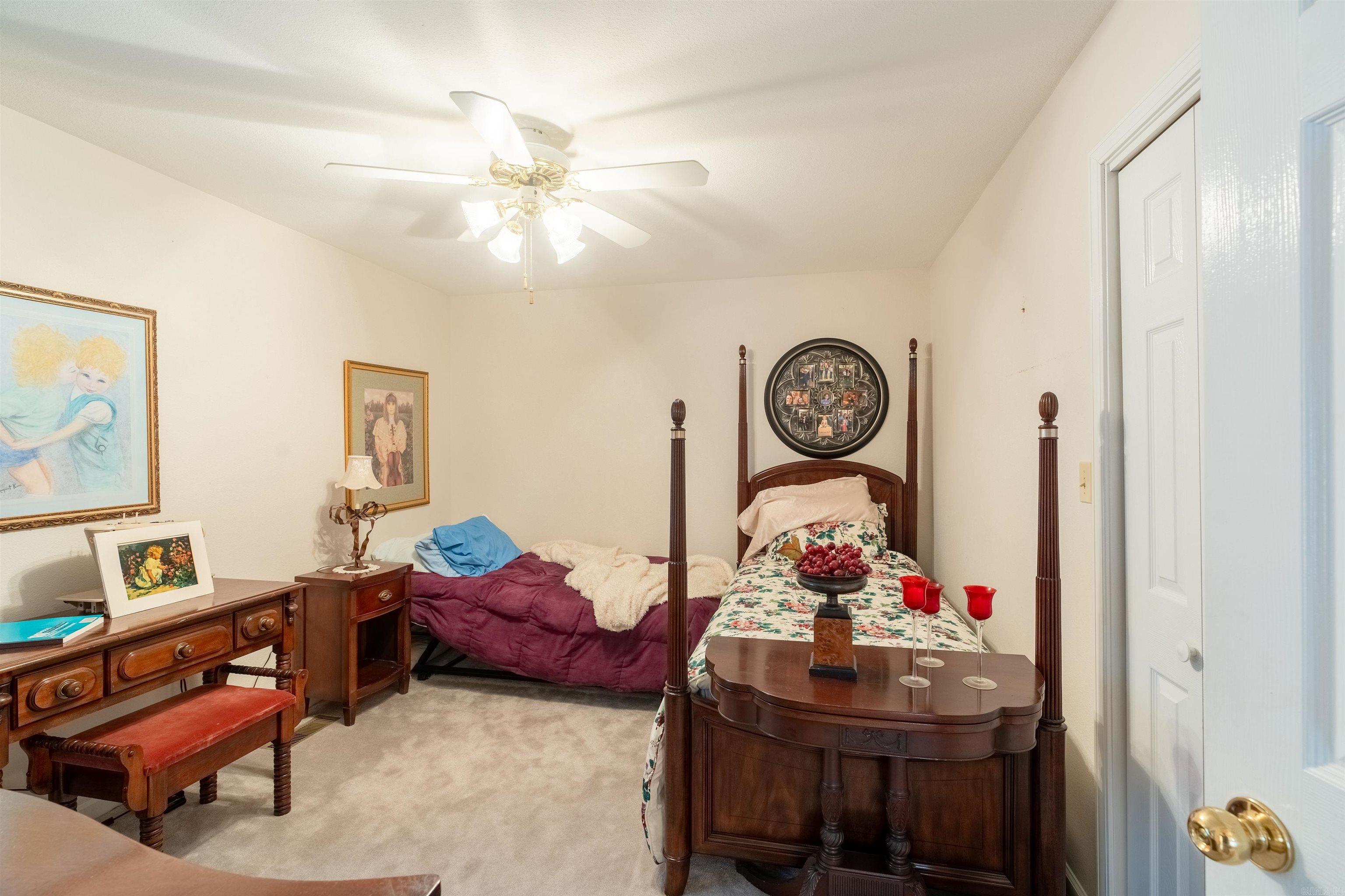 RIVER OAKS - Residential