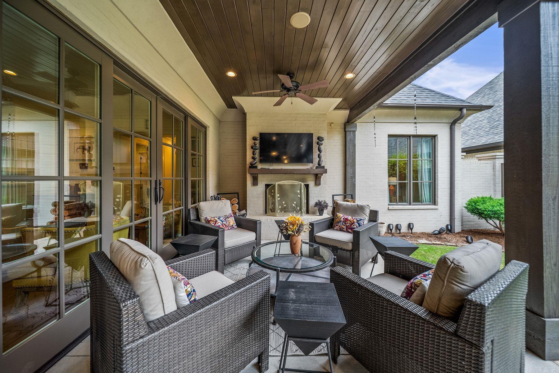 CHENAL VALLEY HALLEN COURT - Residential