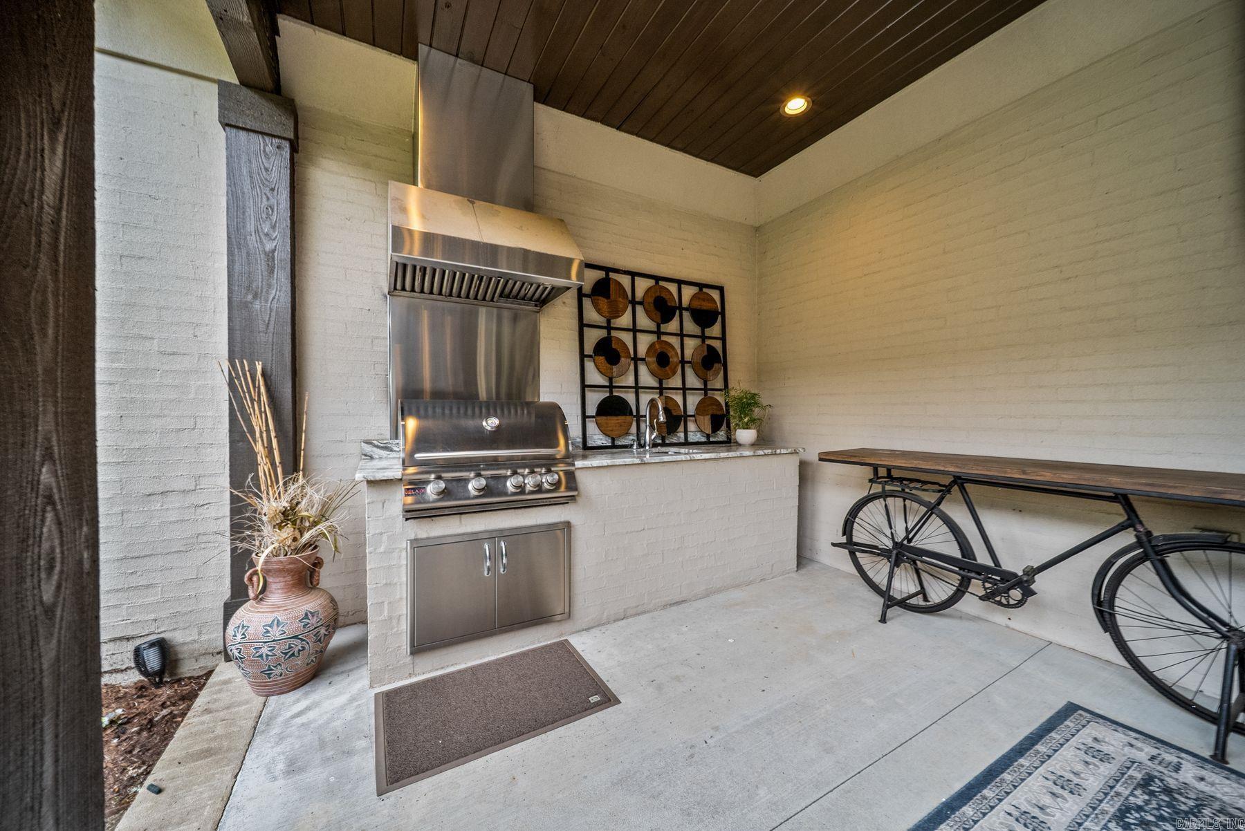 CHENAL VALLEY HALLEN COURT - Residential