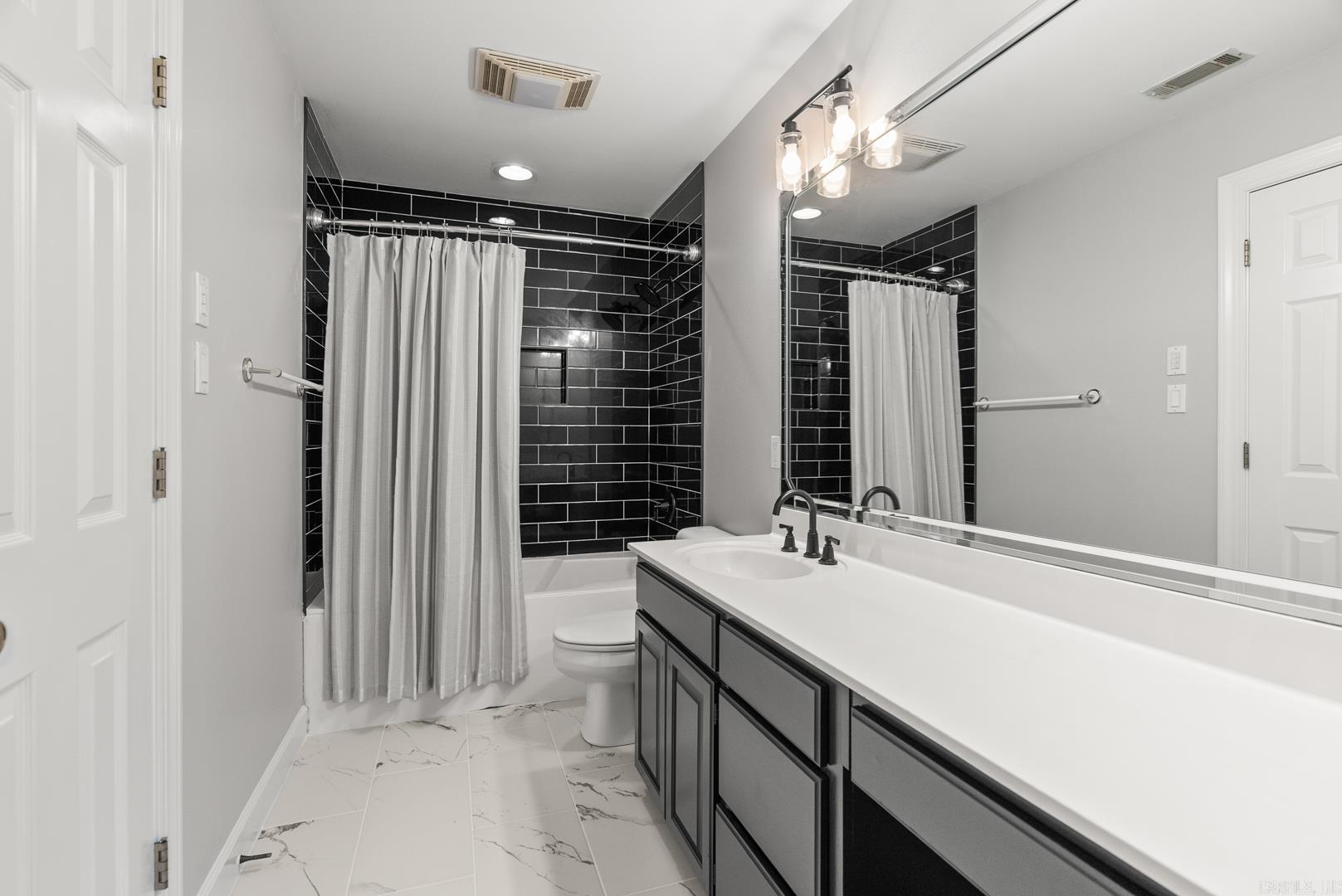 SHADY VALLEY - Residential