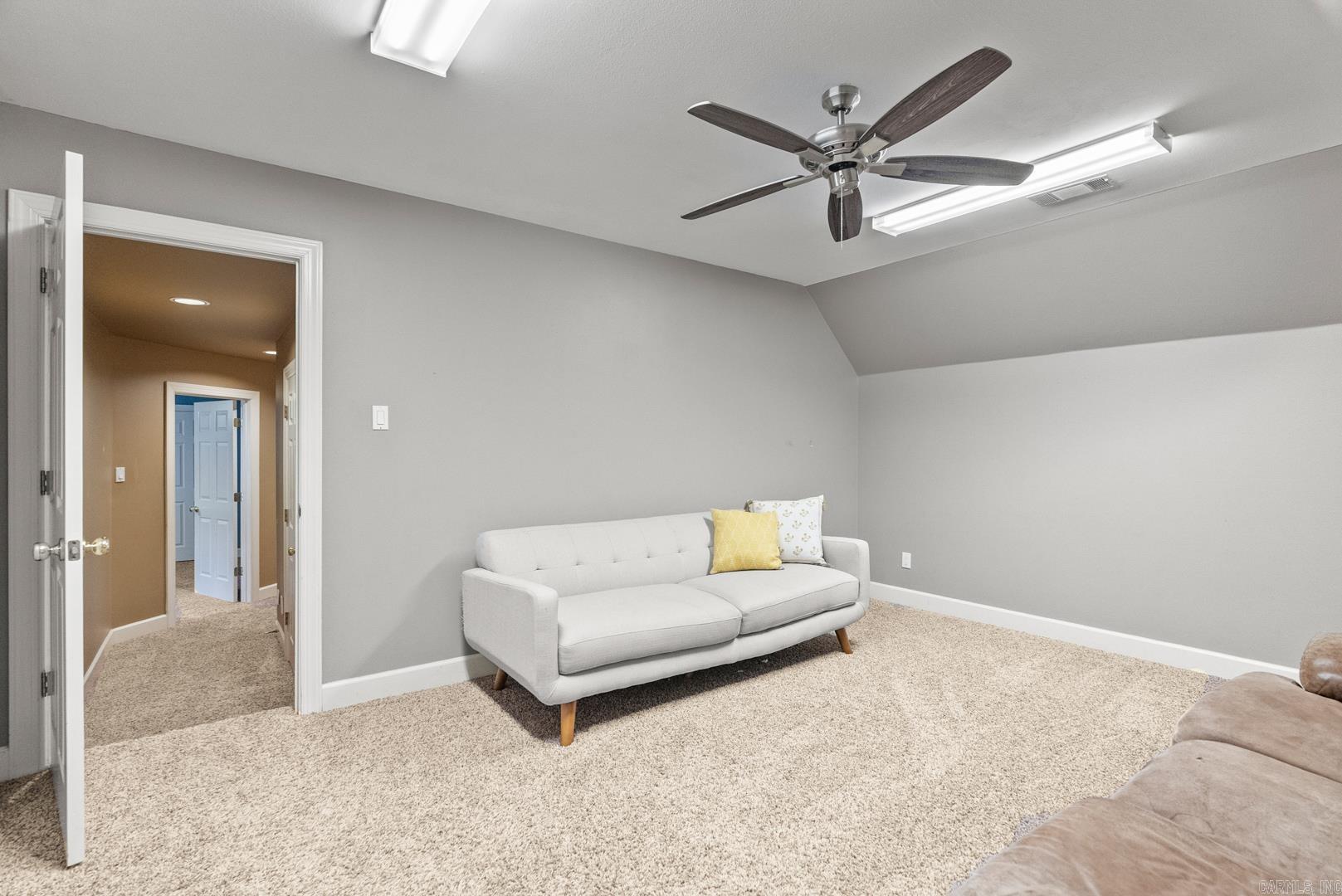 SHADY VALLEY - Residential