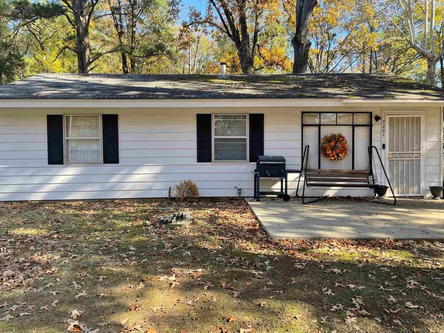 Check out this great starter home with a recently updated kitchen and bathroom! The kitchen features a beautiful back splash. Schedule your showing today!  HOUSE TO BE SOLD AS-IS.
