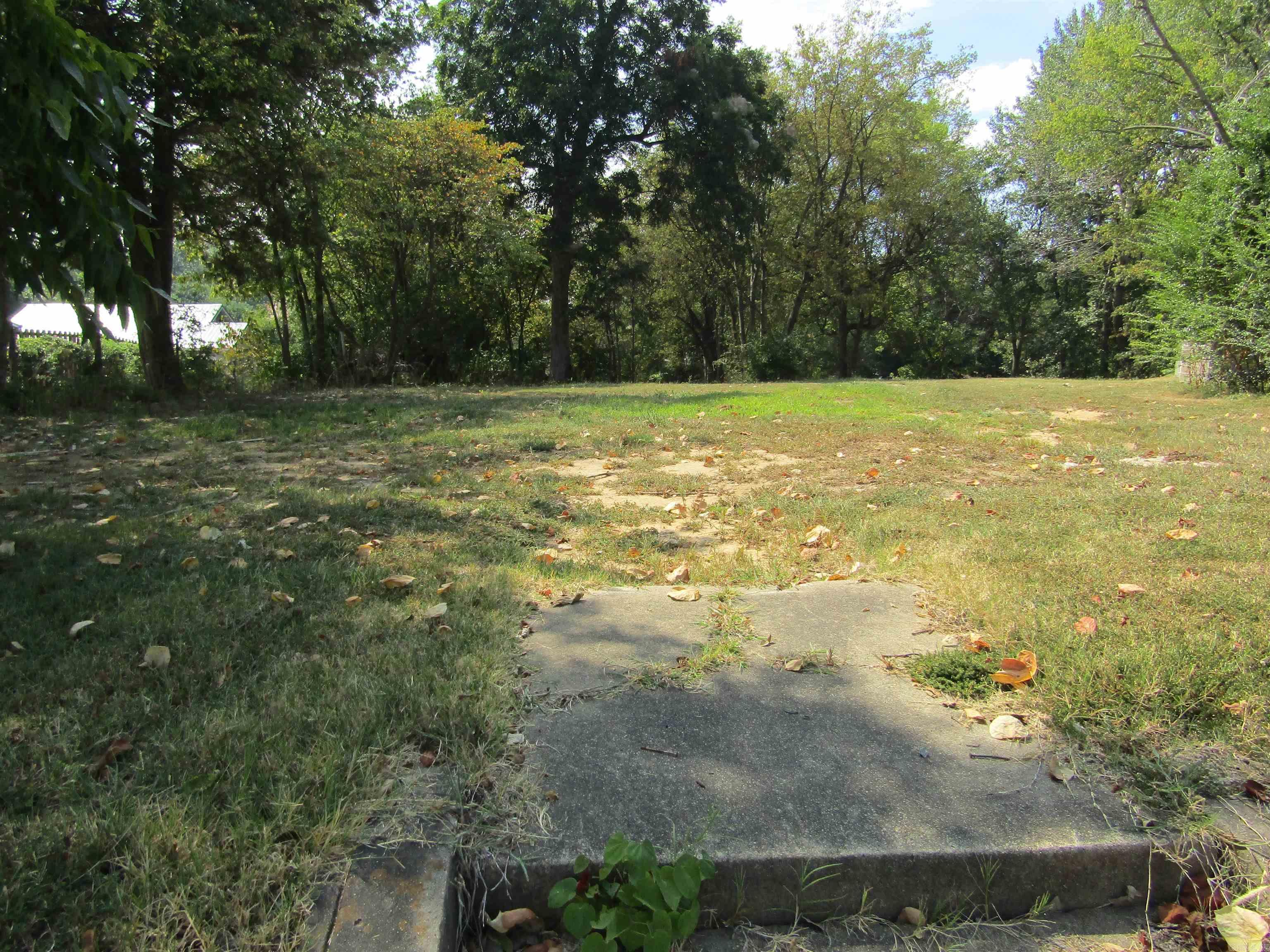 McDonalds Fourth - Land