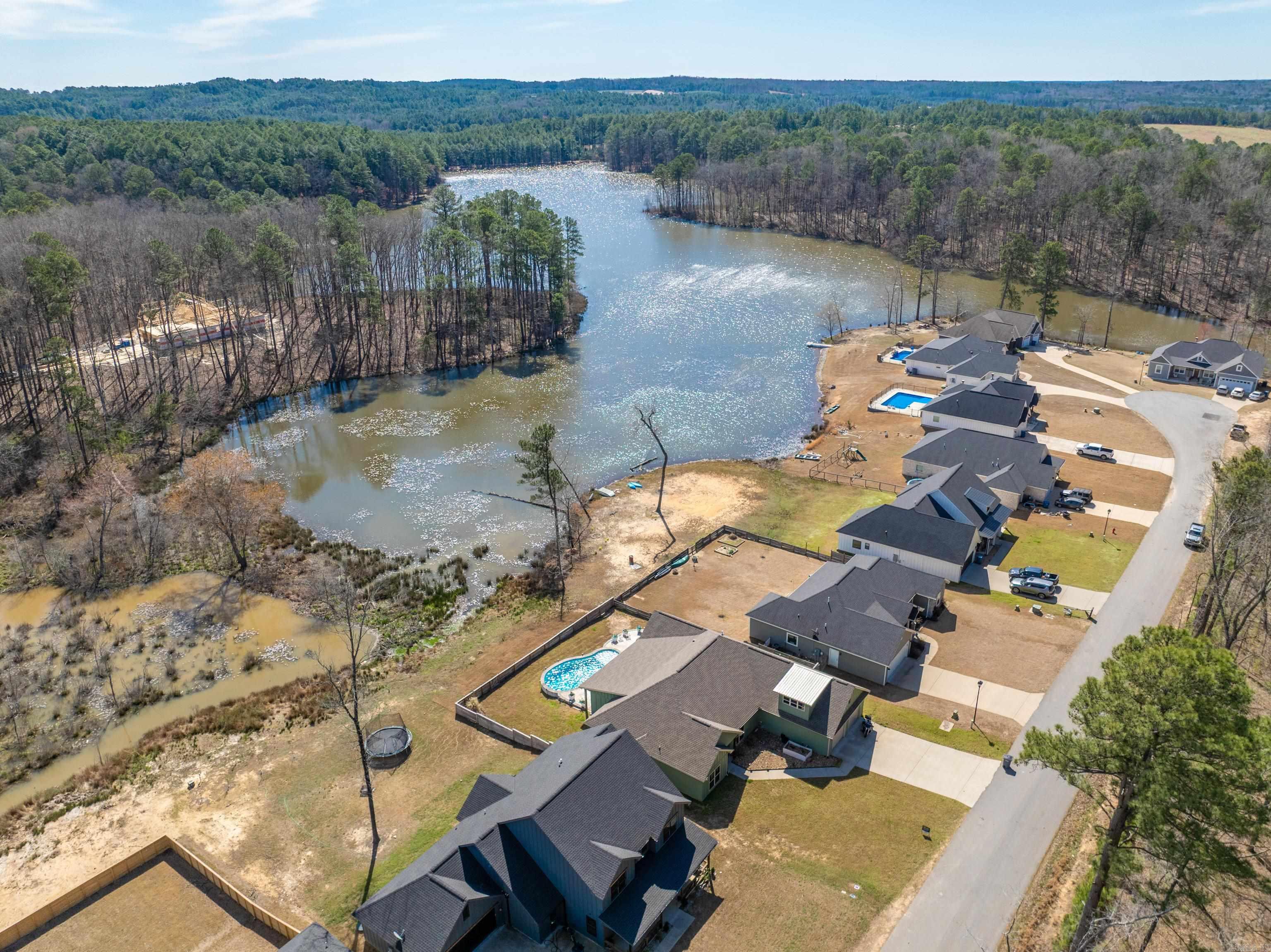 THE WATERS ON TIMBERLAKE - Residential