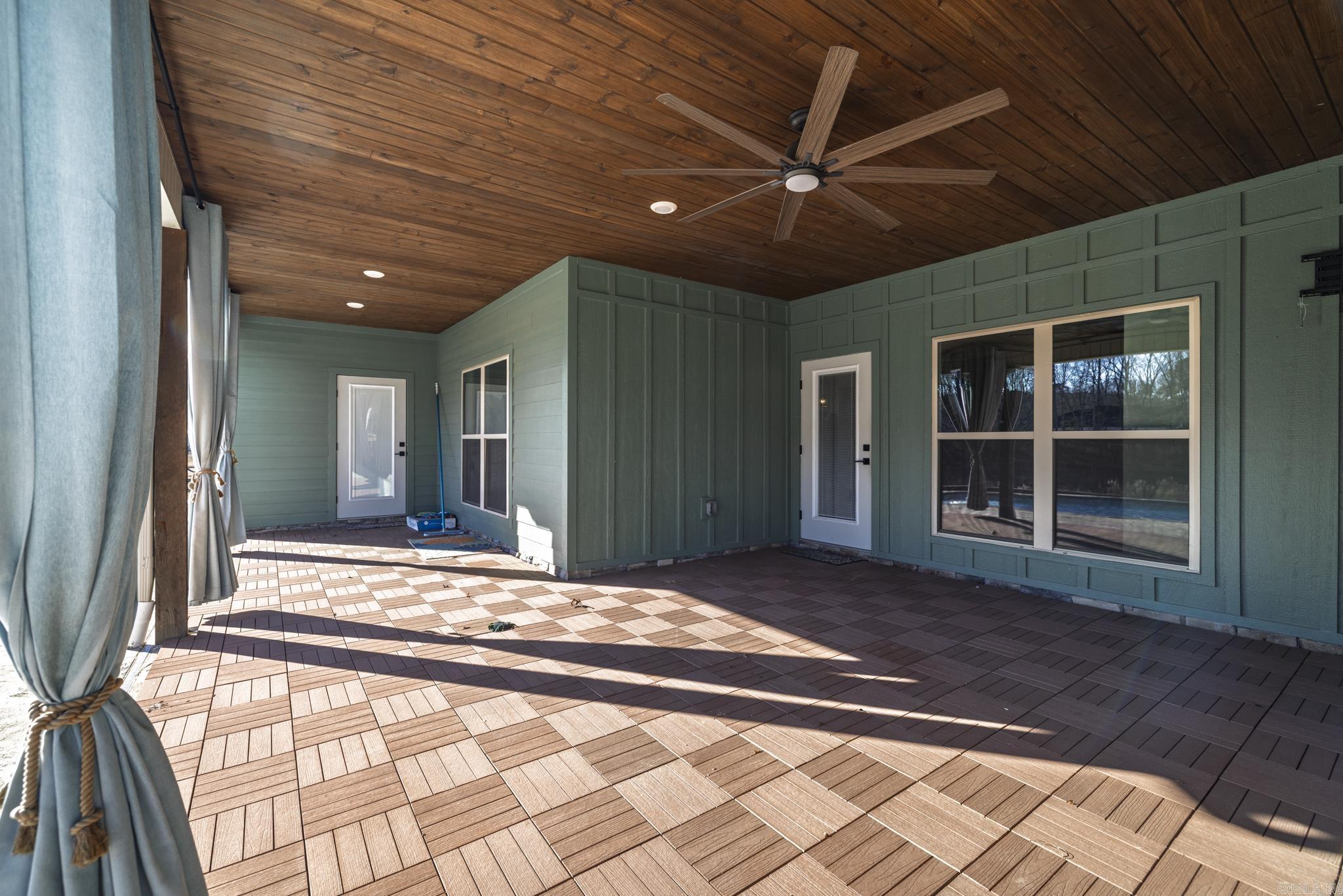 THE WATERS ON TIMBERLAKE - Residential