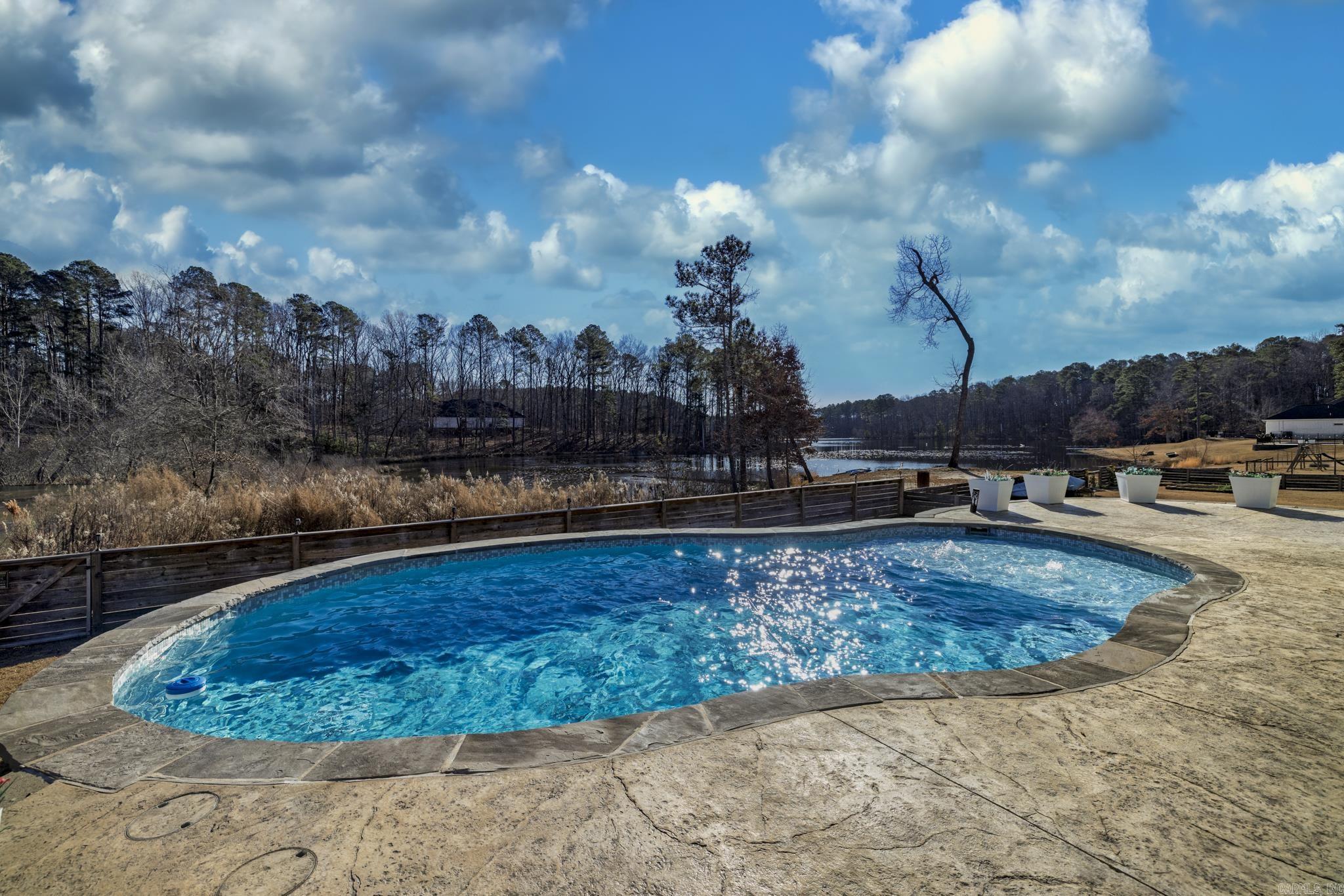 THE WATERS ON TIMBERLAKE - Residential