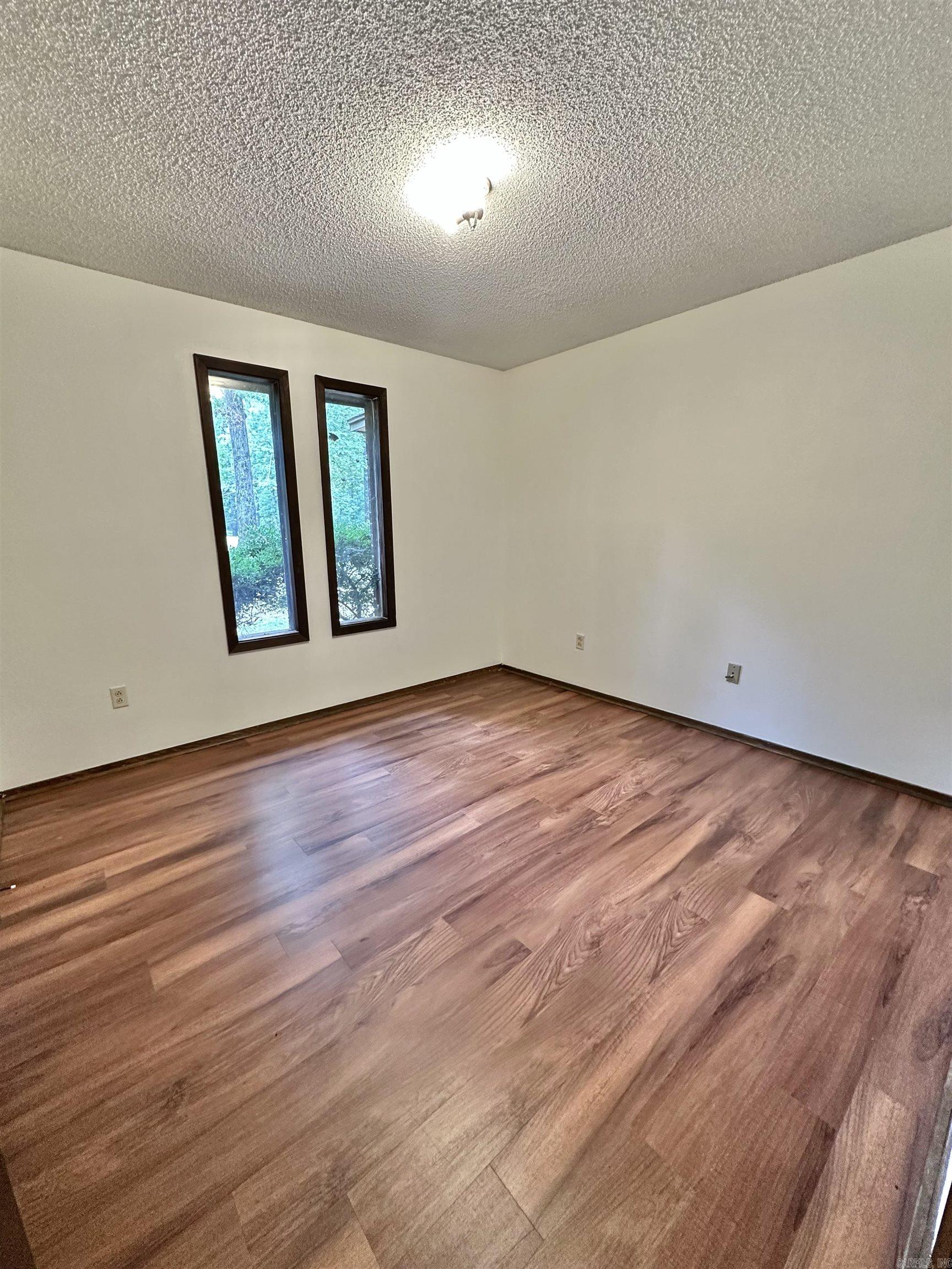 ROLLING OAKS - Residential