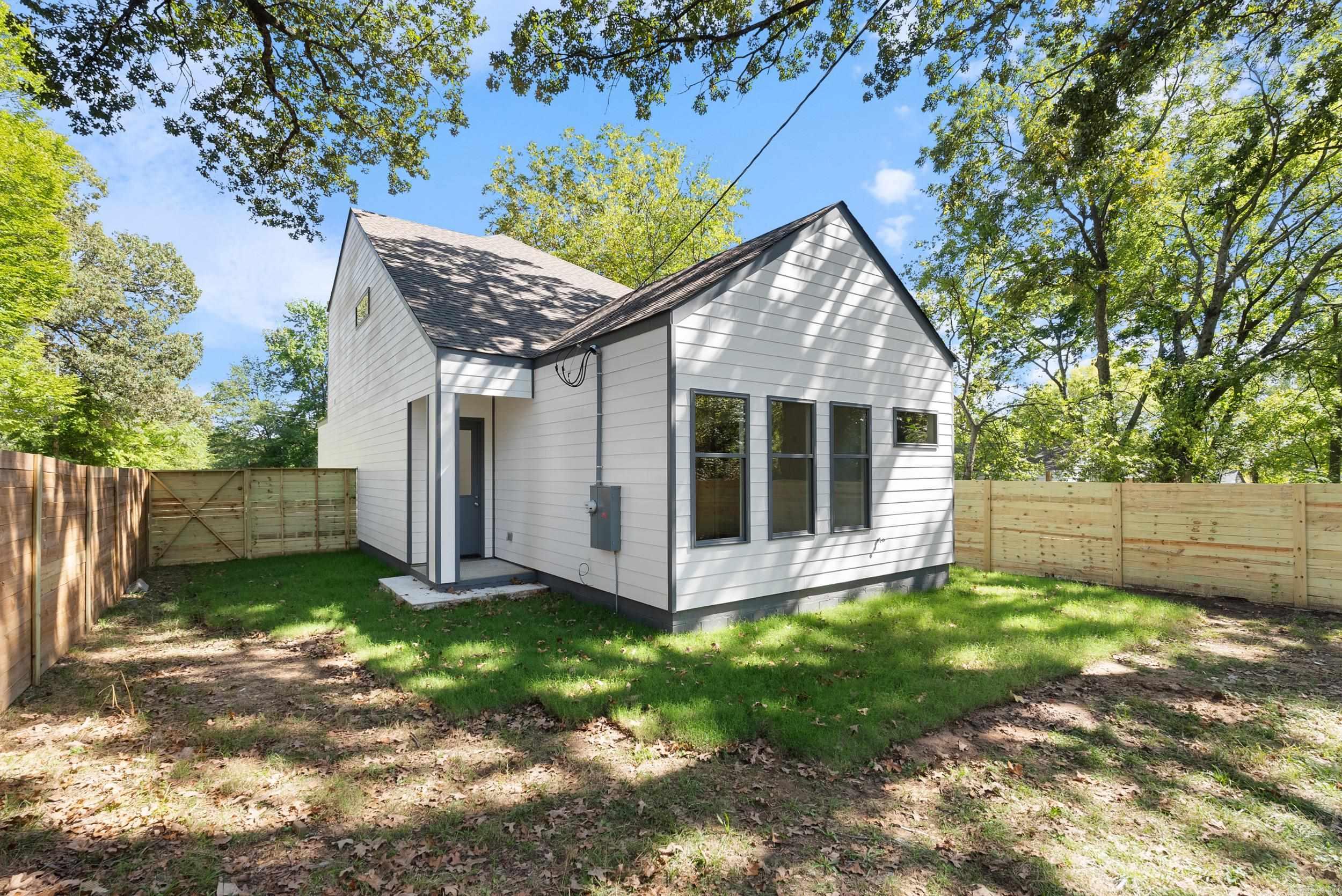 OAK GLENN - Residential